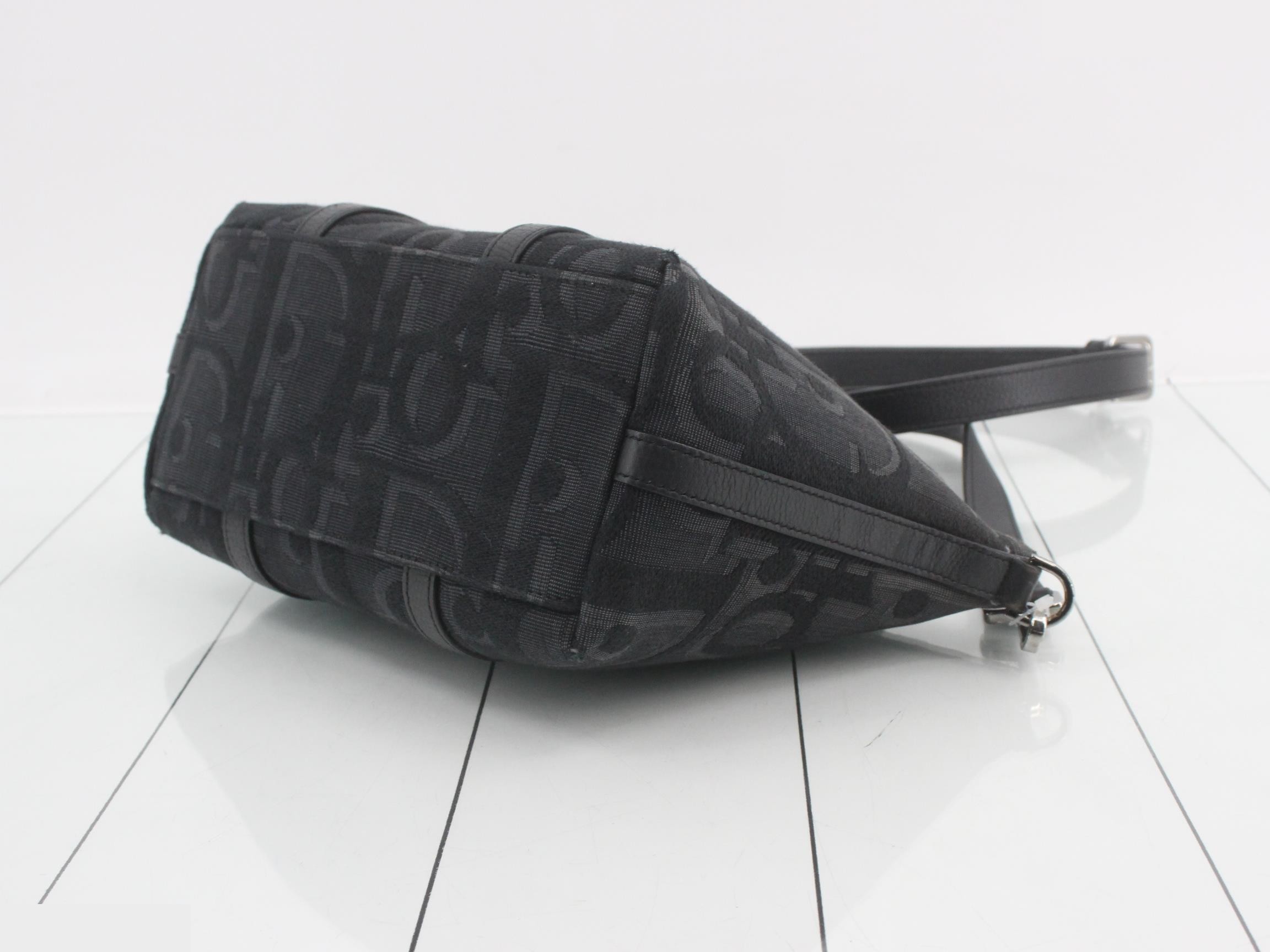 Weekender Oblique 2-Way Tote Bag — view 6