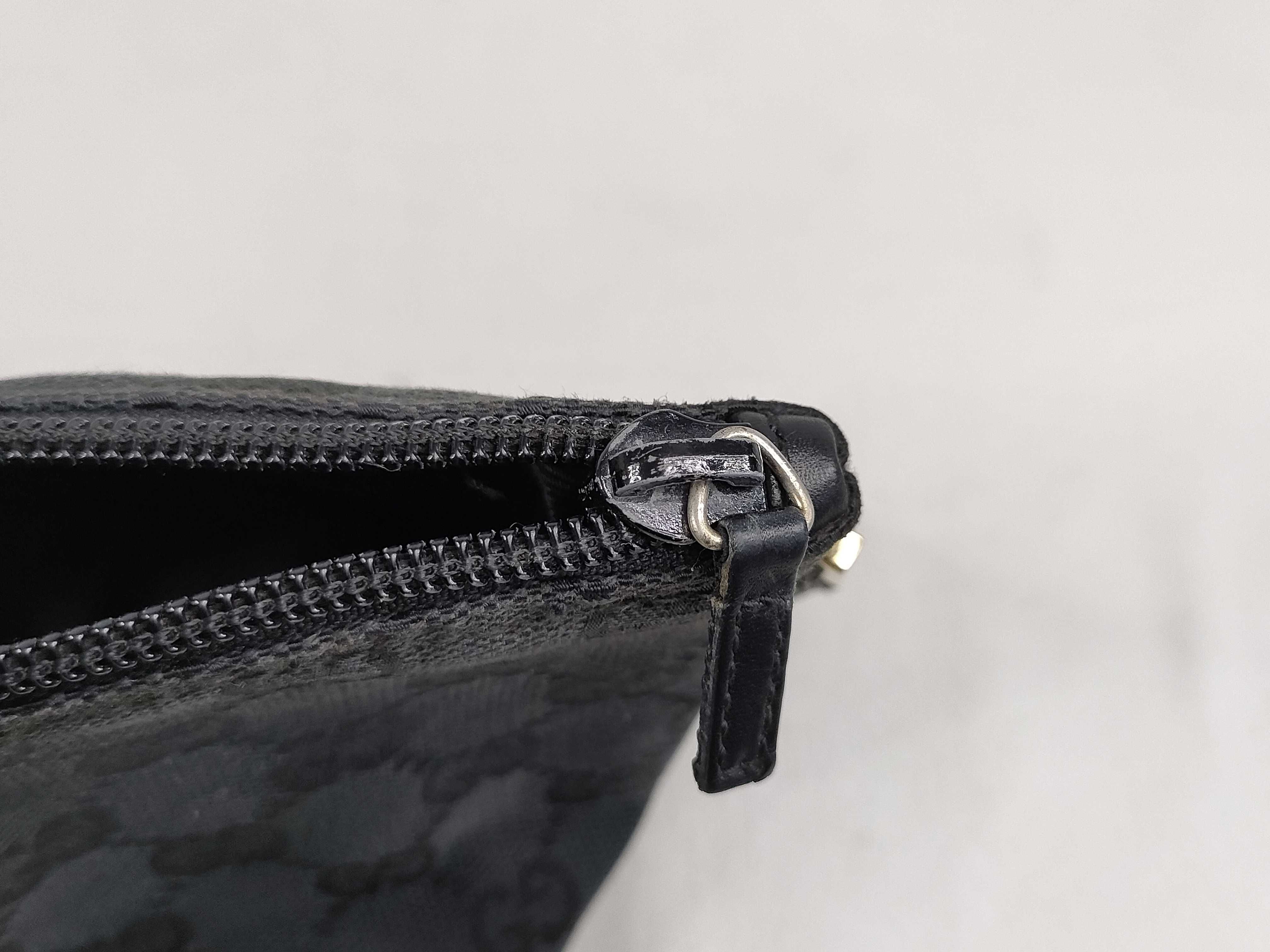 GG Canvas Accessory Pouch Handbag — view 12