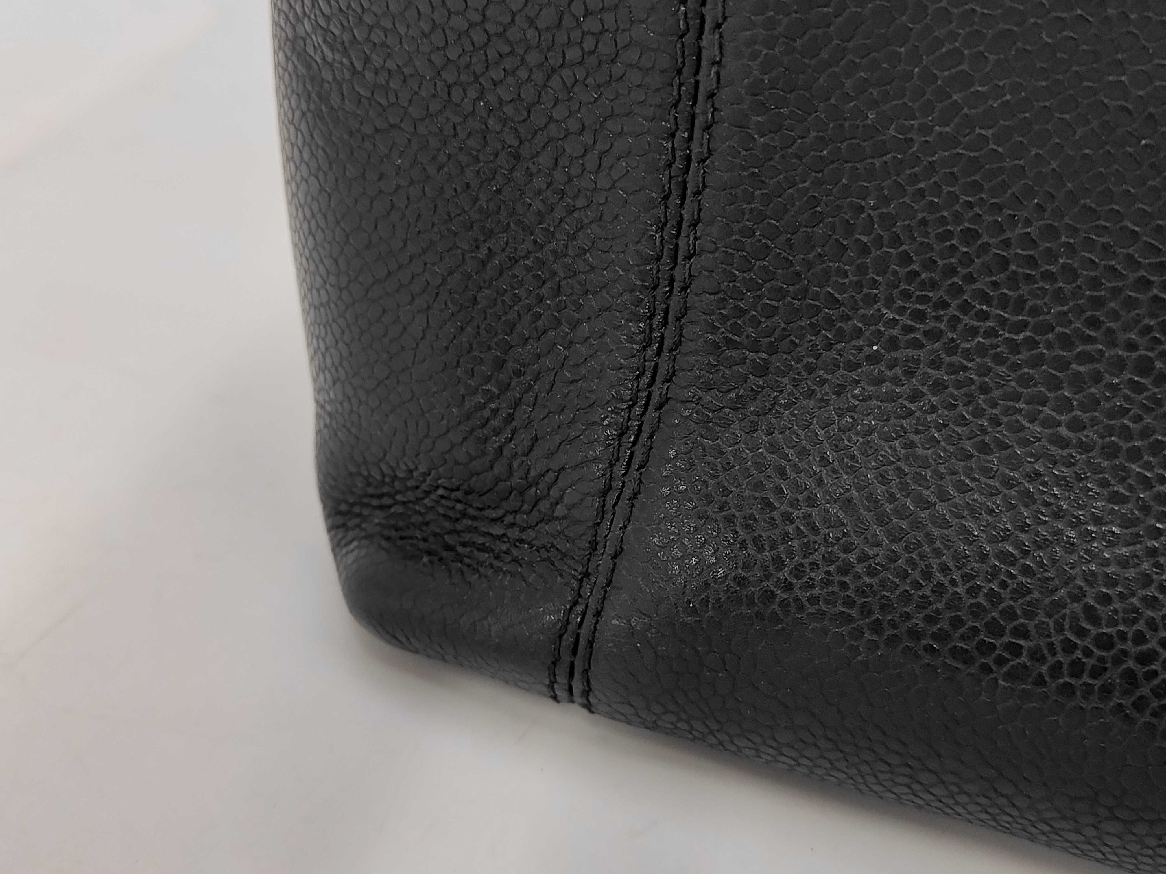 Caviar Skin Logo Tote Bag Black 4705732 Tote Bag — view 4