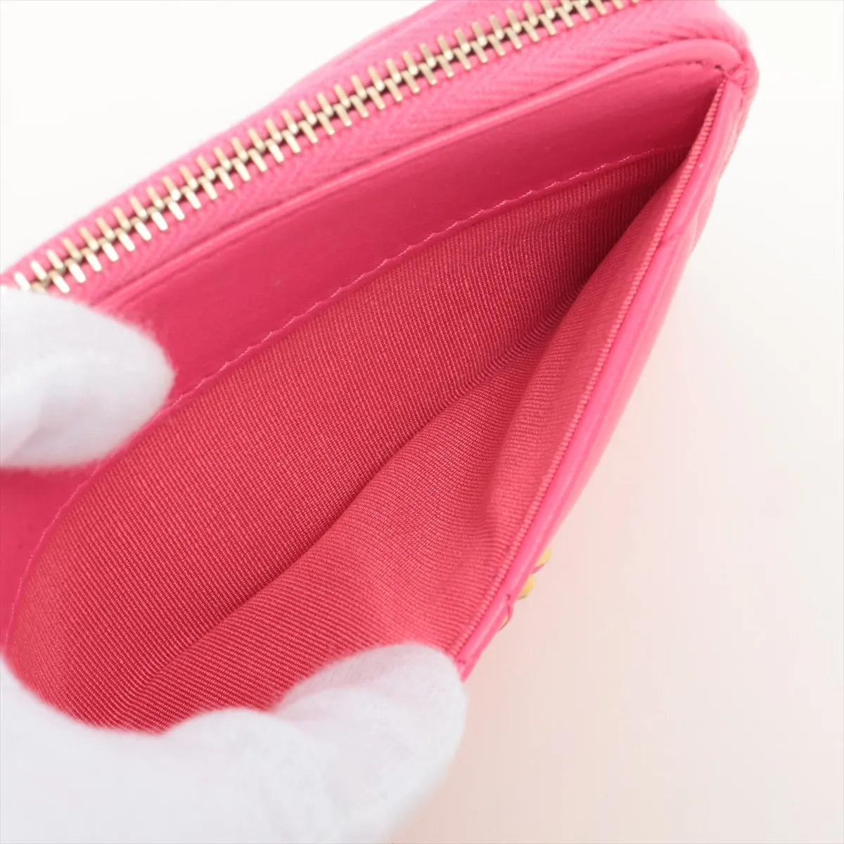 19 Lambskin Fragment Case Pink Gold Hardware L7KK9EG7 — view 3