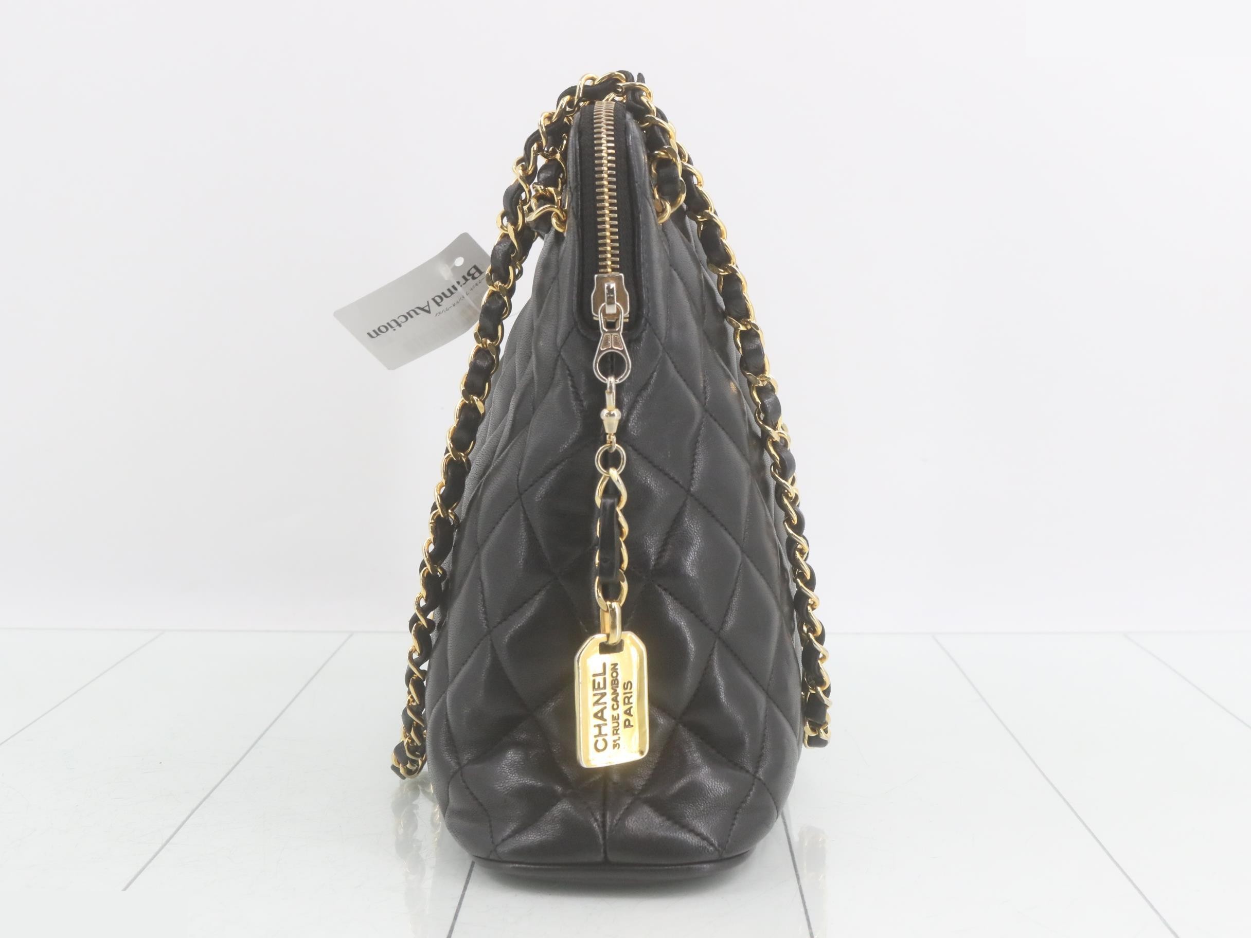 Matelassé Chain Shoulder Bag, Black, Item No. 1 — view 4