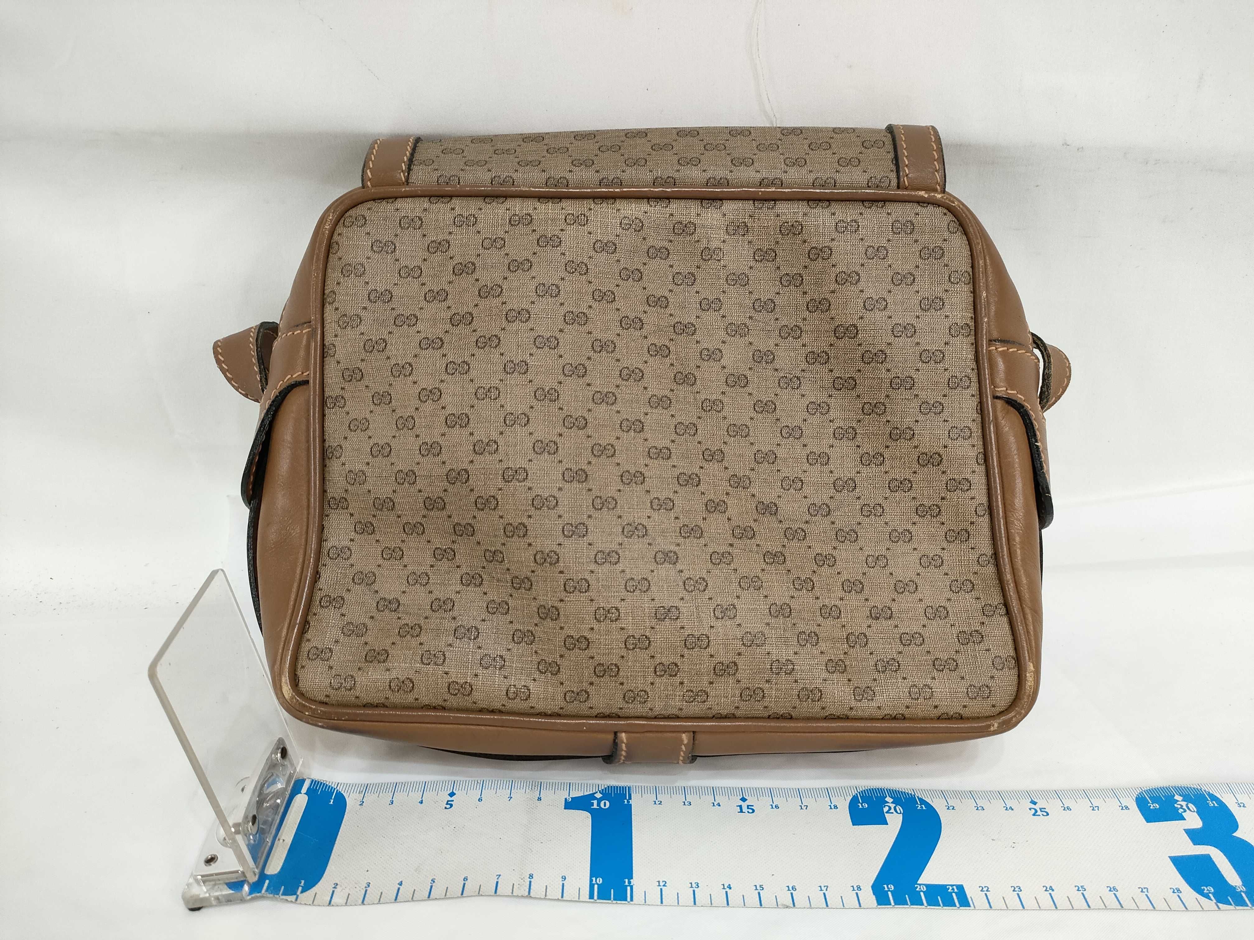 GG Gucci GG logo shoulder bag — view 2