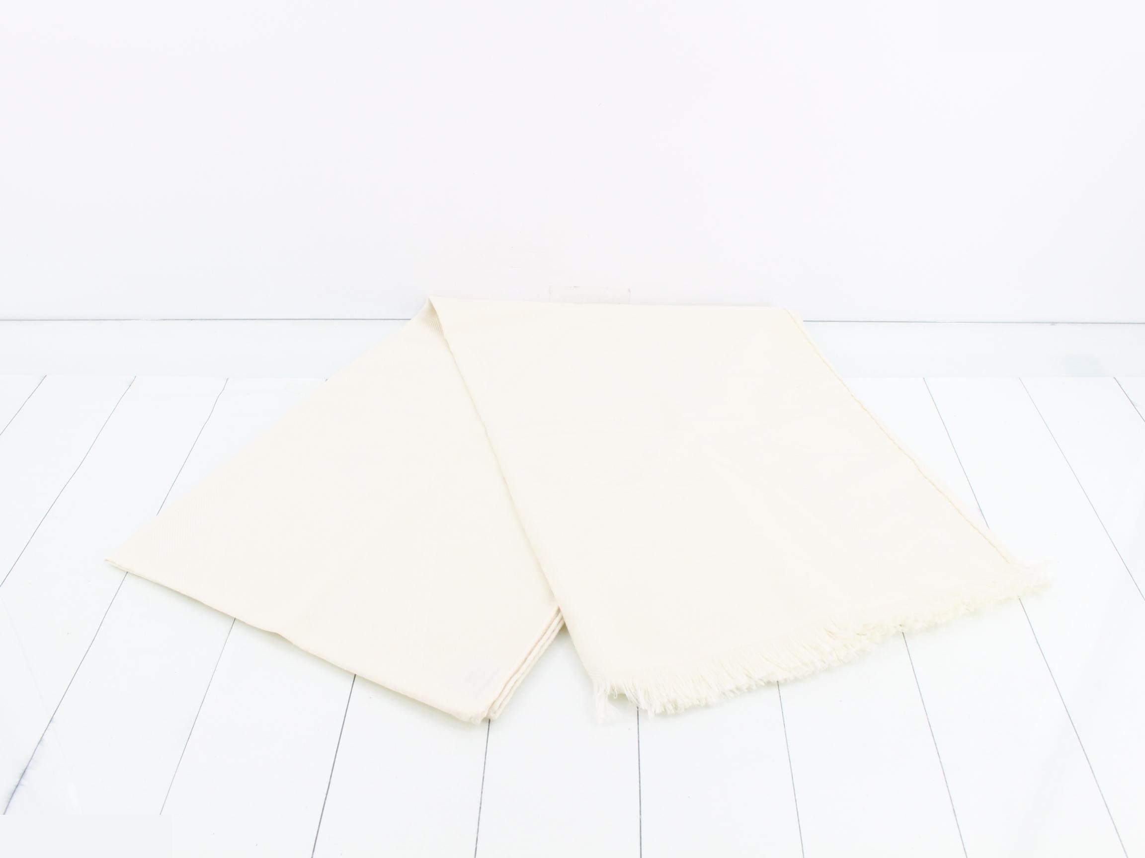 Stole, "New Libris," Ivoire, 85% Cashmere, 15% Silk, Unused — view 2