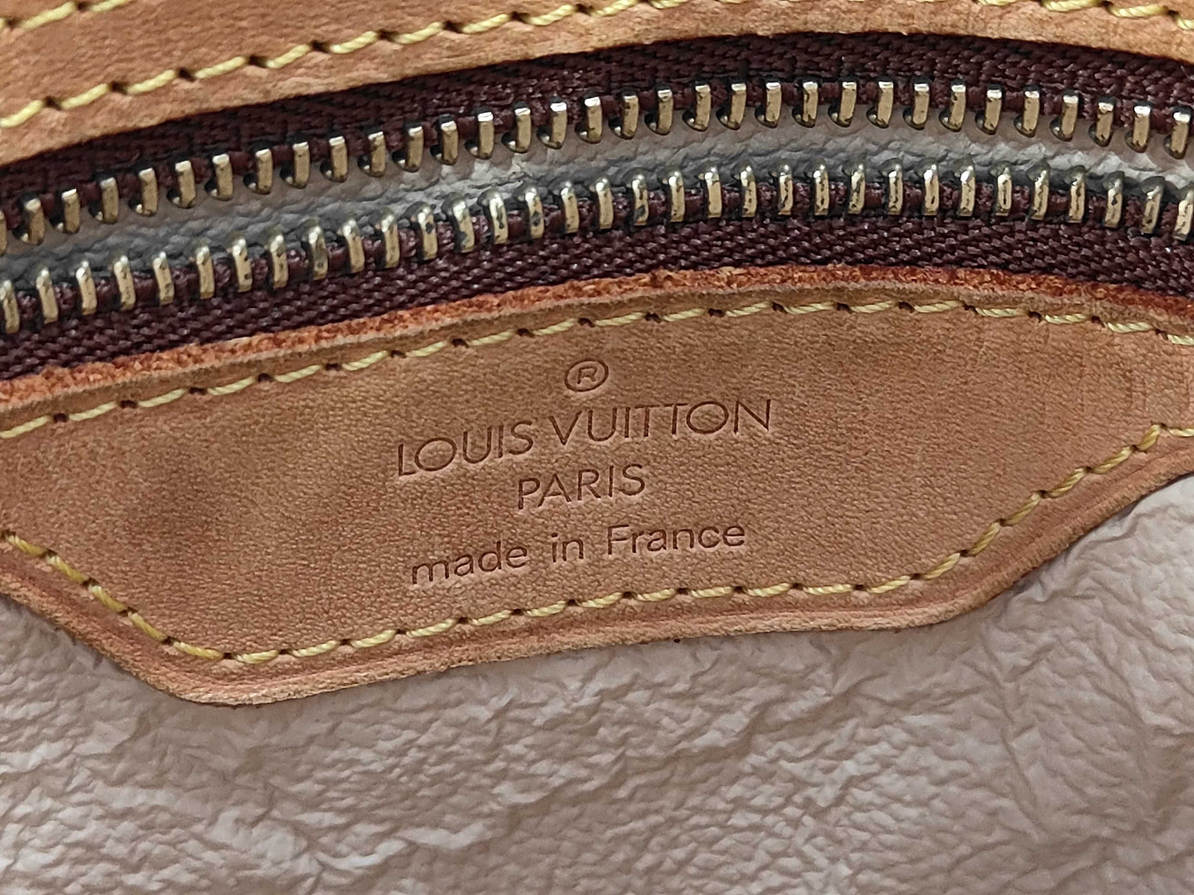 Monogram Louis Vuitton Bucket PM Shoulder Bag Monogram Canvas M42238 Shoulder Bag — view 11