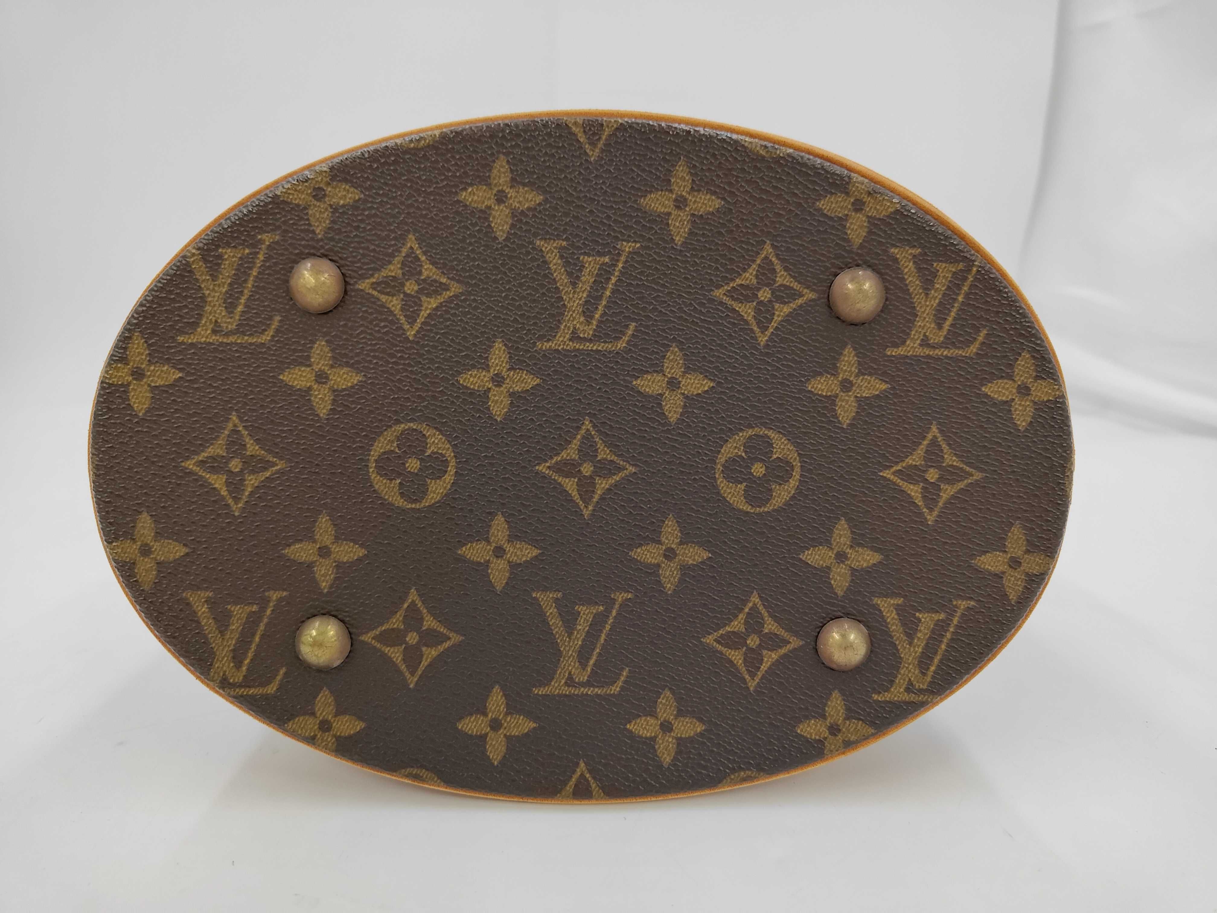 Monogram Louis Vuitton Bucket PM Shoulder Bag Monogram Canvas M42238 Shoulder Bag — view 3