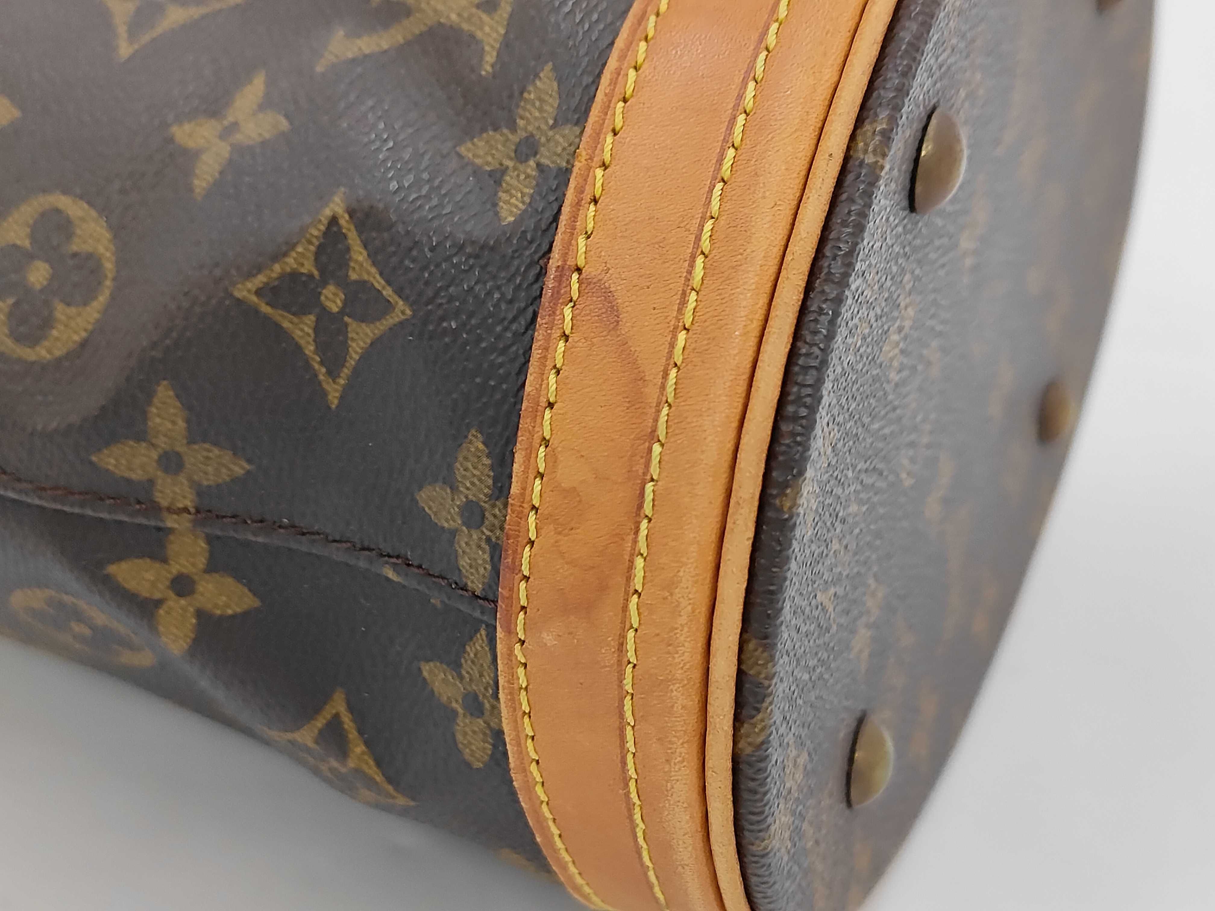 Monogram Louis Vuitton Bucket PM Shoulder Bag Monogram Canvas M42238 Shoulder Bag — view 5