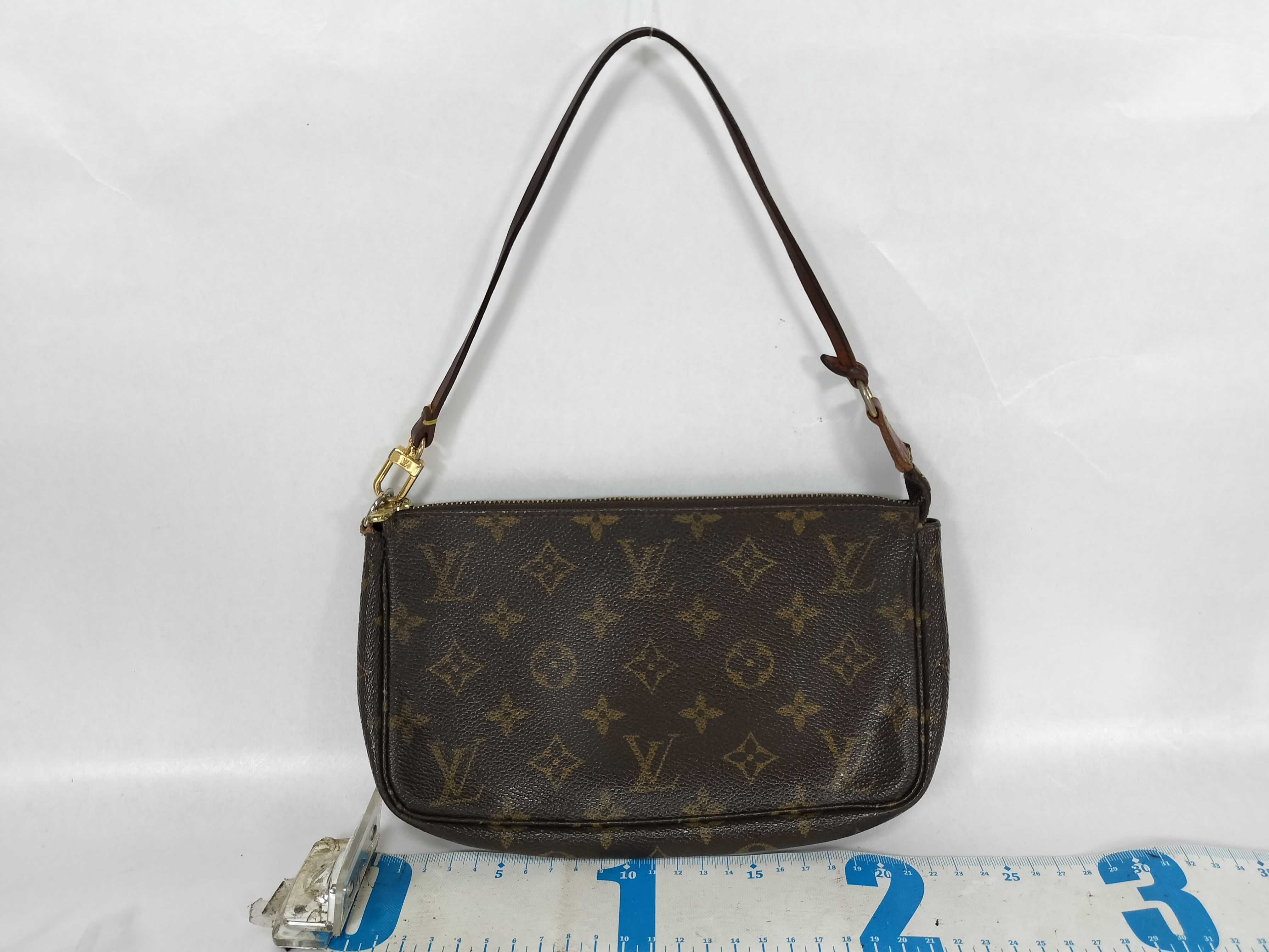 Monogram Pochette Accessoires Monogram M51980 Pouch — view 2