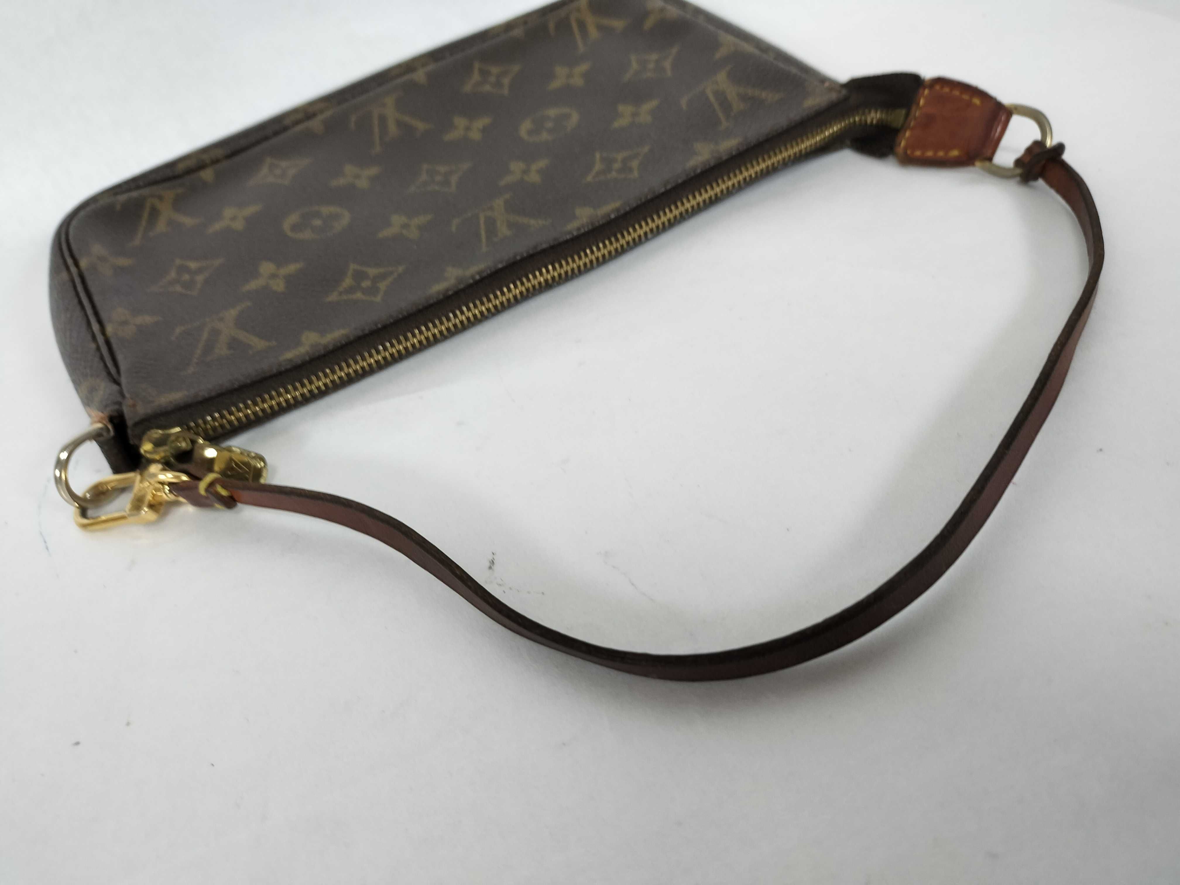 Monogram Pochette Accessoires Monogram M51980 Pouch — view 3