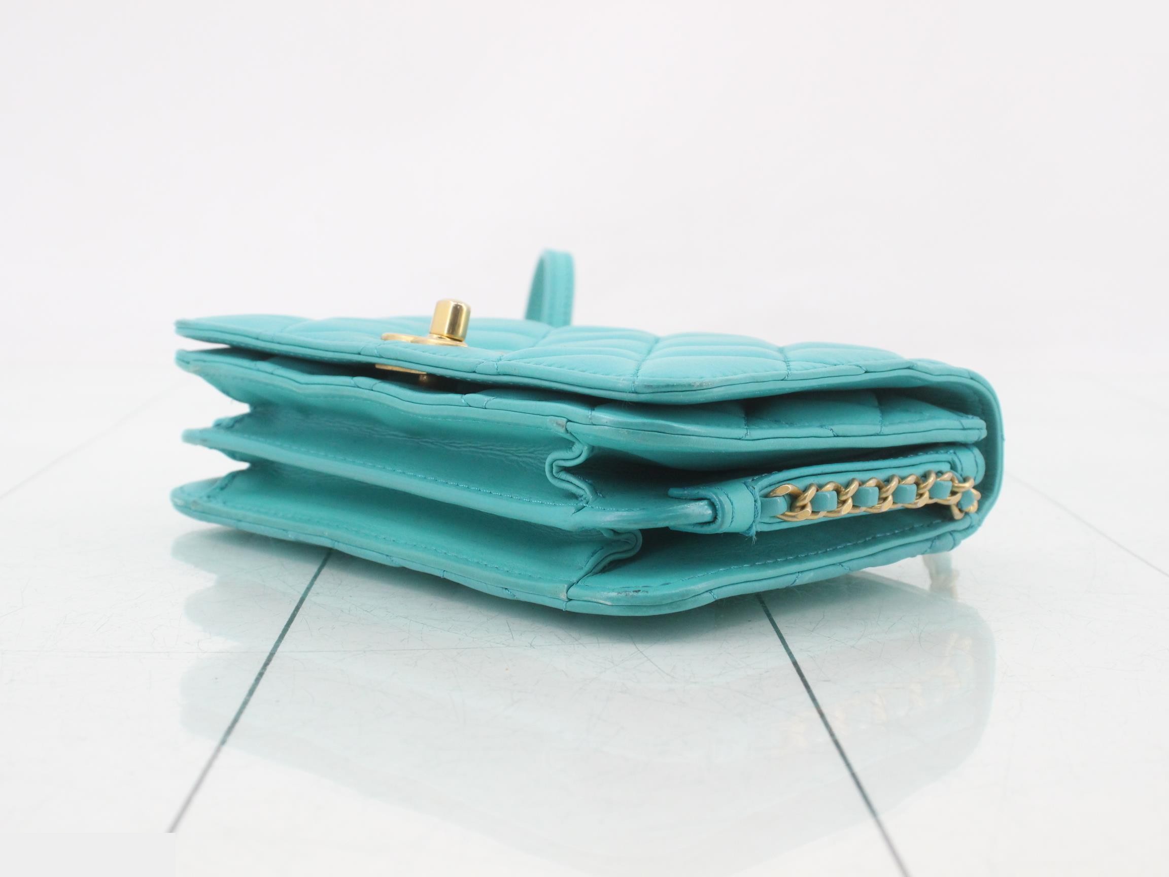Matelassé 18 Chain Shoulder Bag — view 6