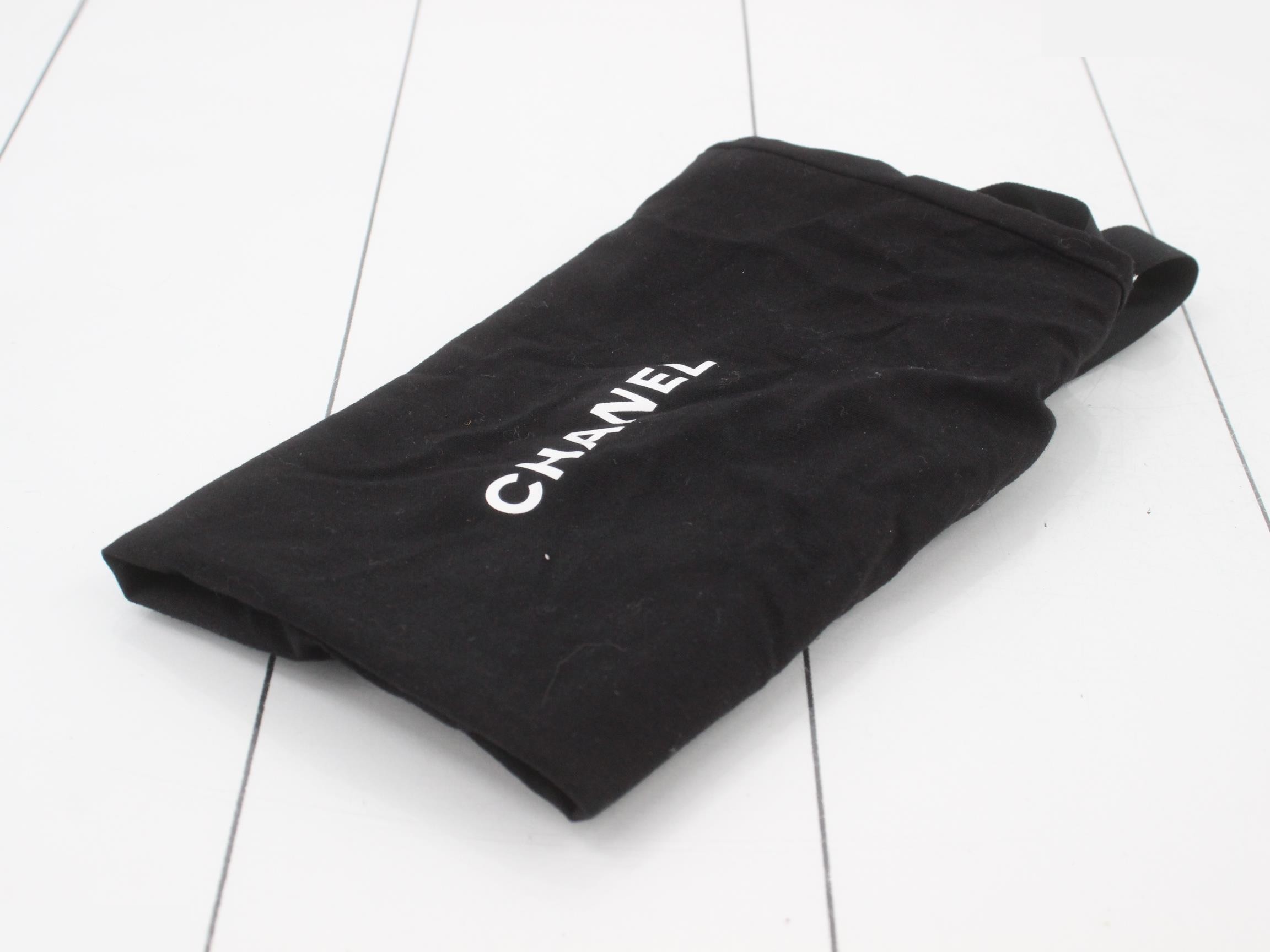 Matelassé 18 Chain Shoulder Bag — view 7
