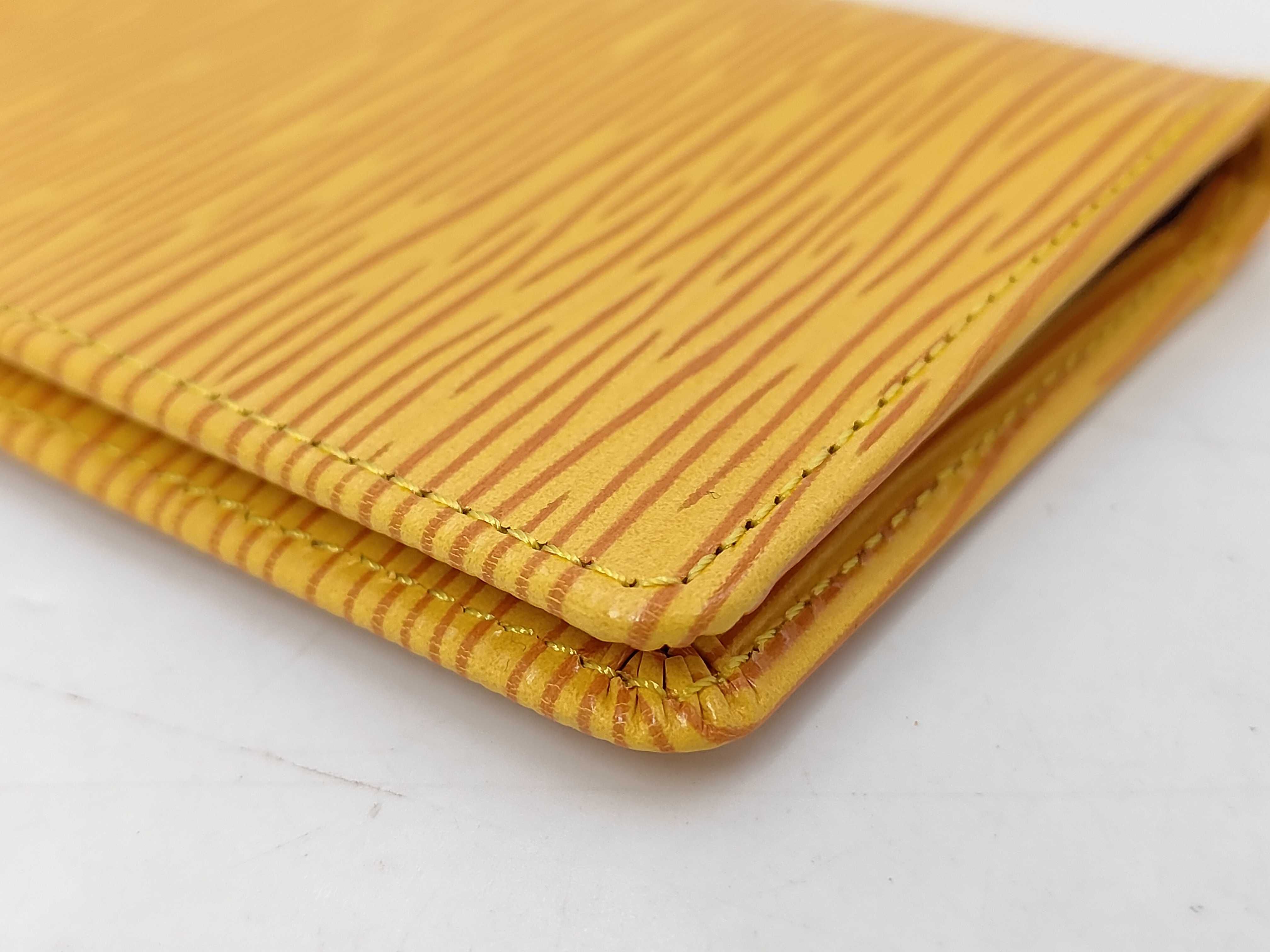 M63589 Epi Organizer de Poche Tassili Yellow with Box Card Case — view 3