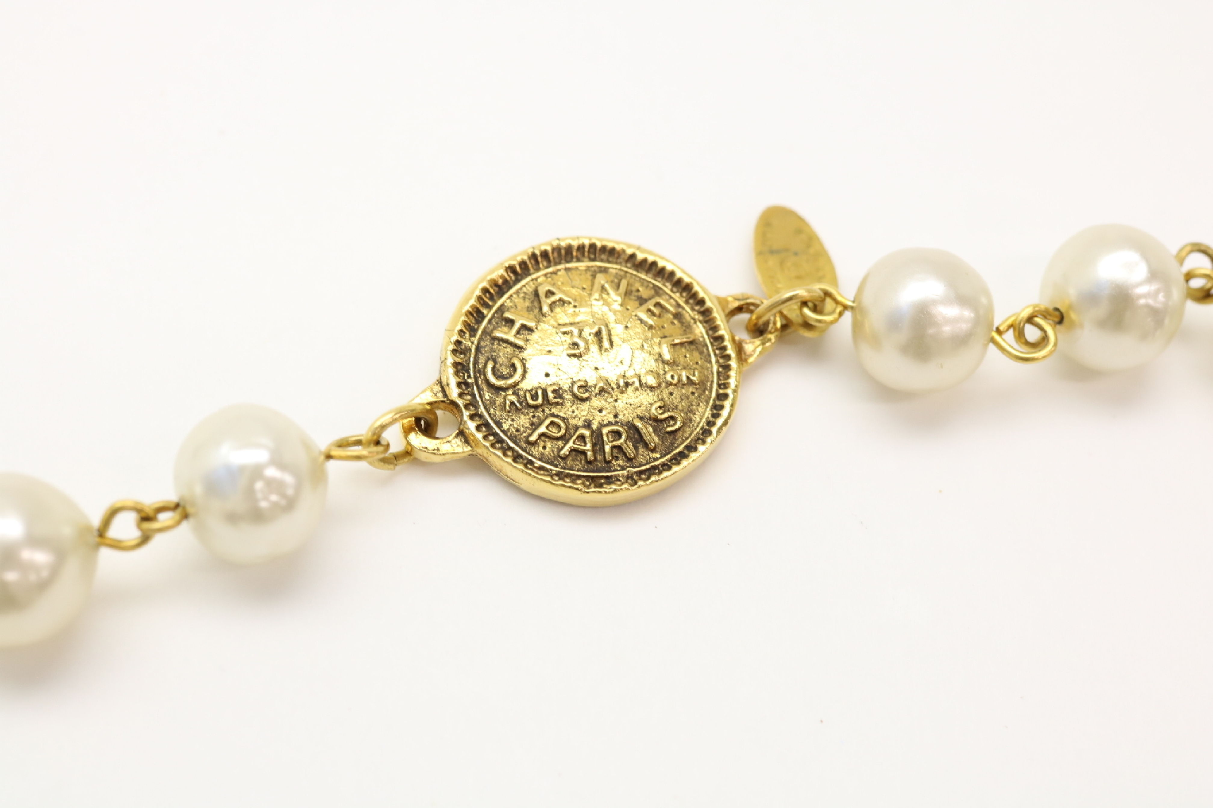 Cambon Pearl Long Necklace with Plate — view 5