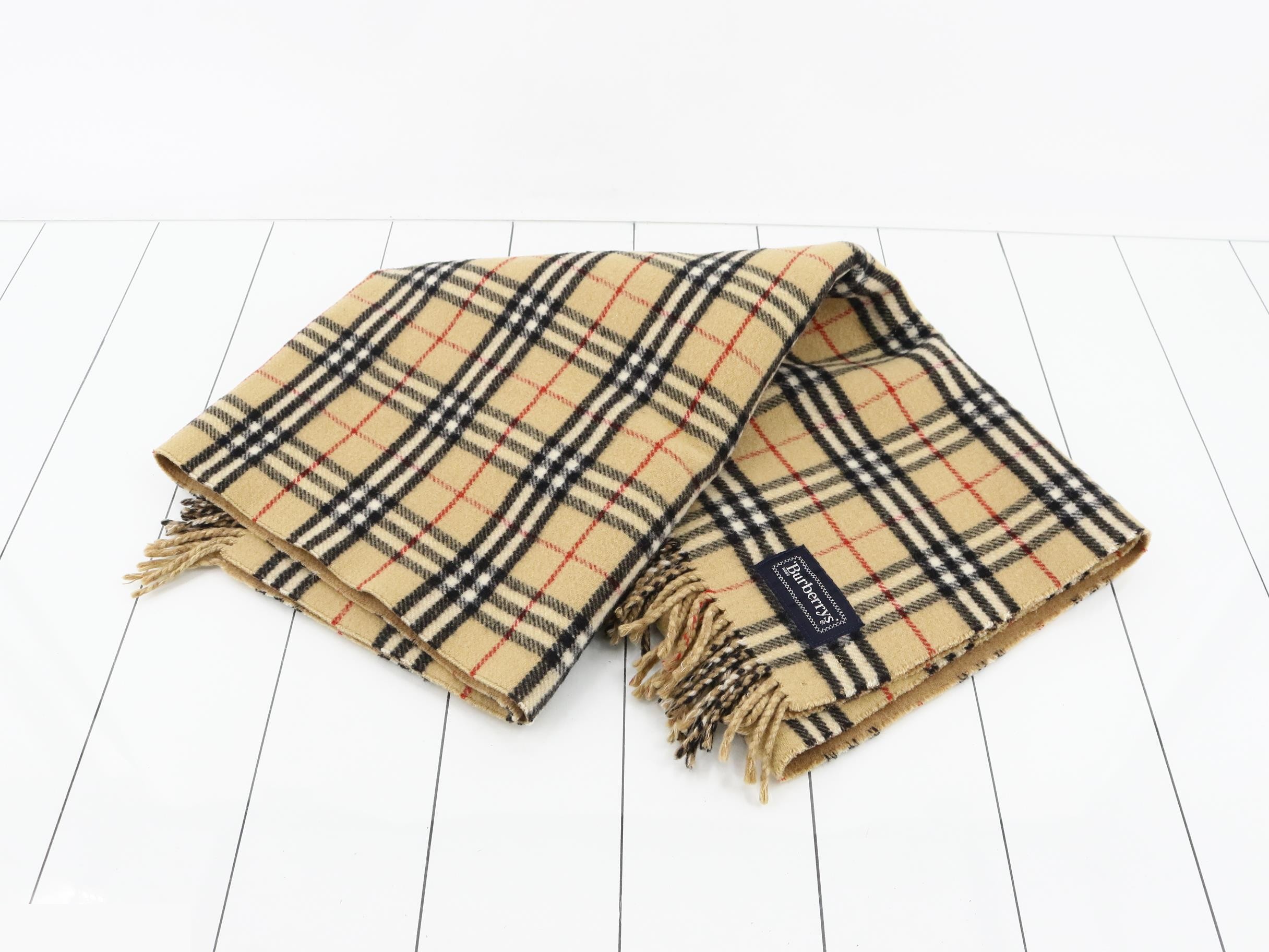 Nova Check lap blanket/shawl, beige — view 2