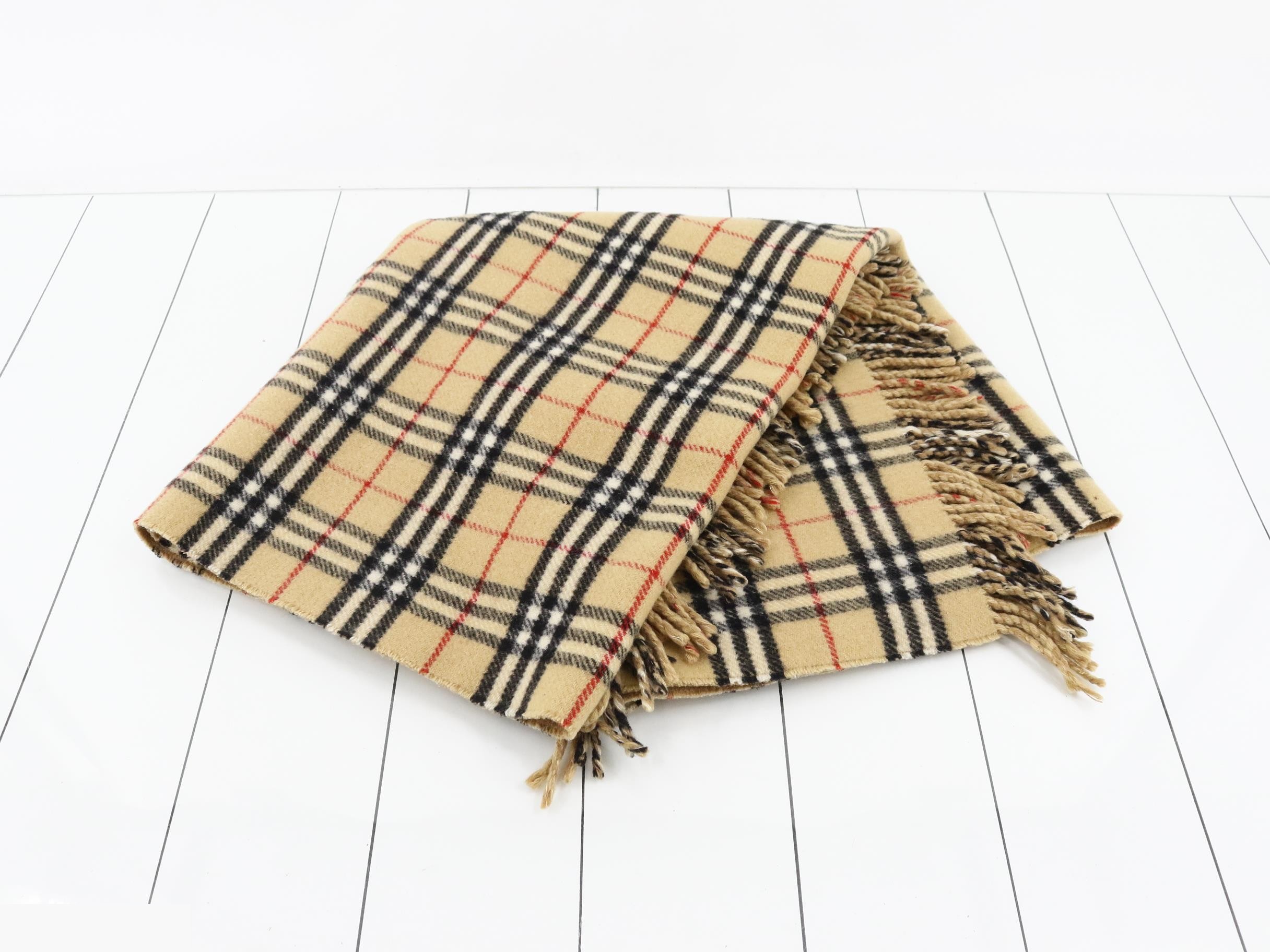 Nova Check lap blanket/shawl, beige — view 3