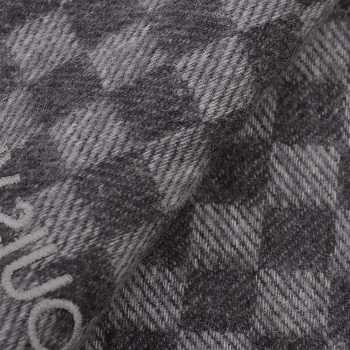 M73448 Echarpe Damier Tartan JH0139 Scarf, Cashmere, Gray. Some wear, — view 2