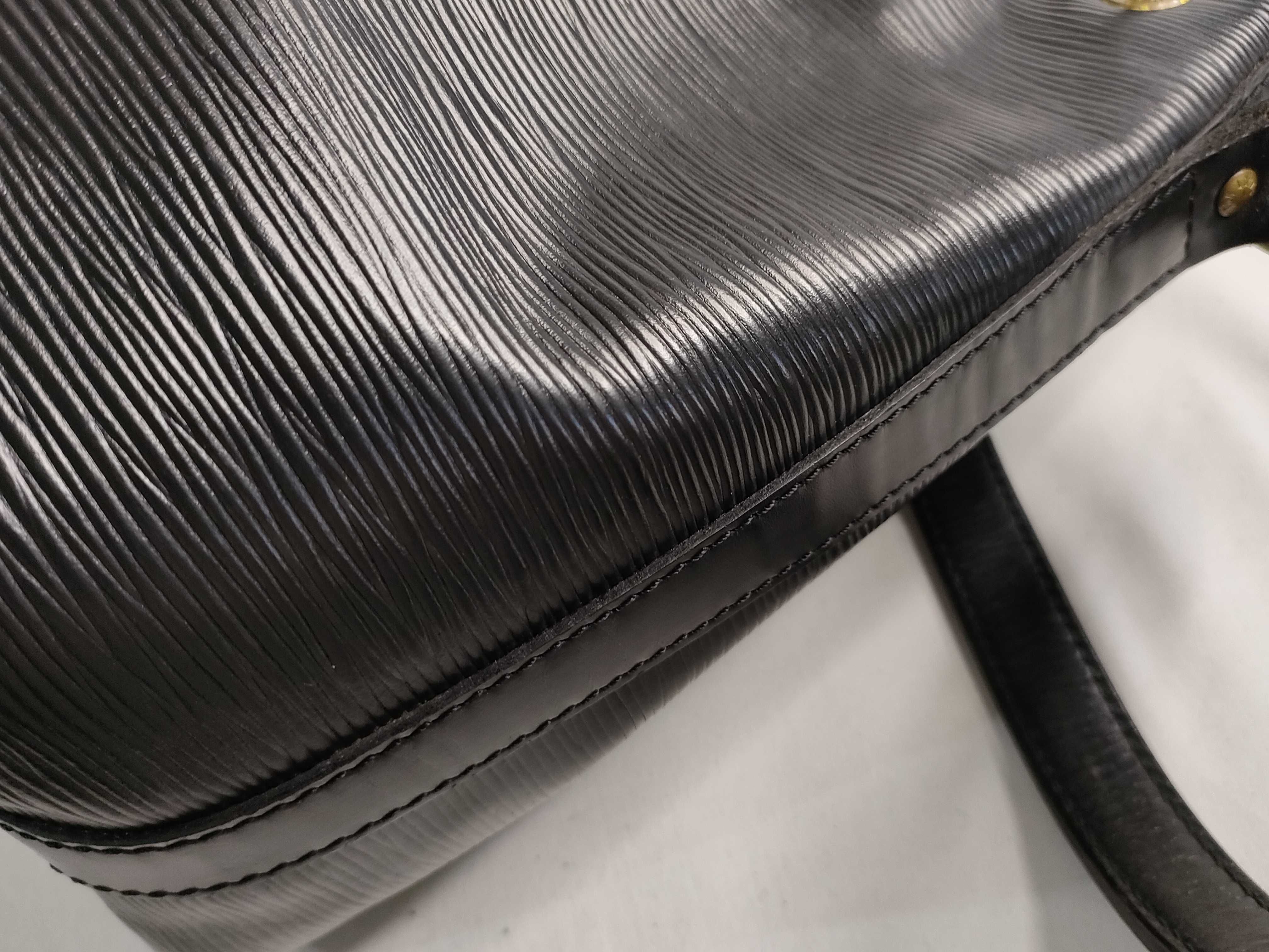 Epi Noe Shoulder Bag — view 14