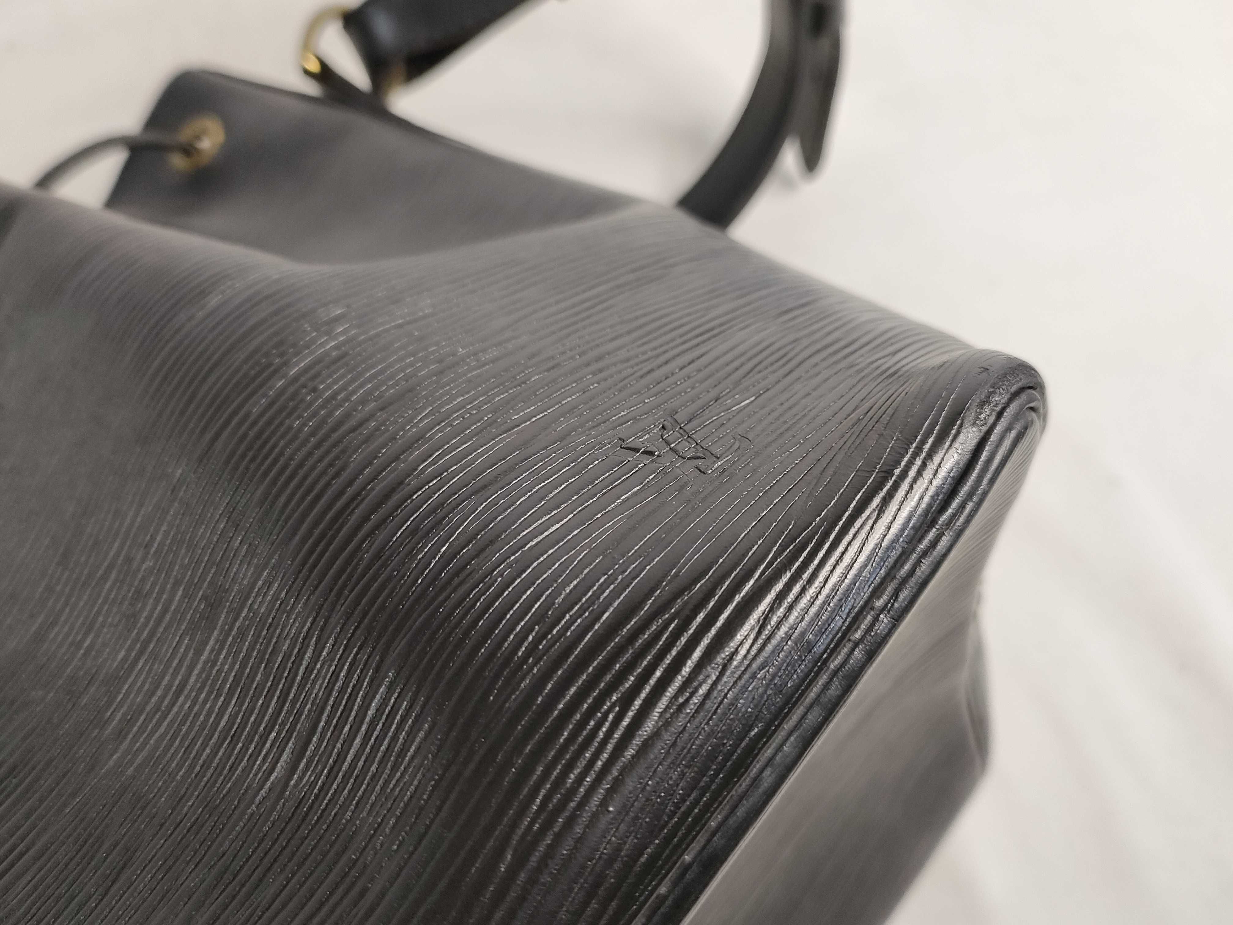 Epi Noe Shoulder Bag — view 15