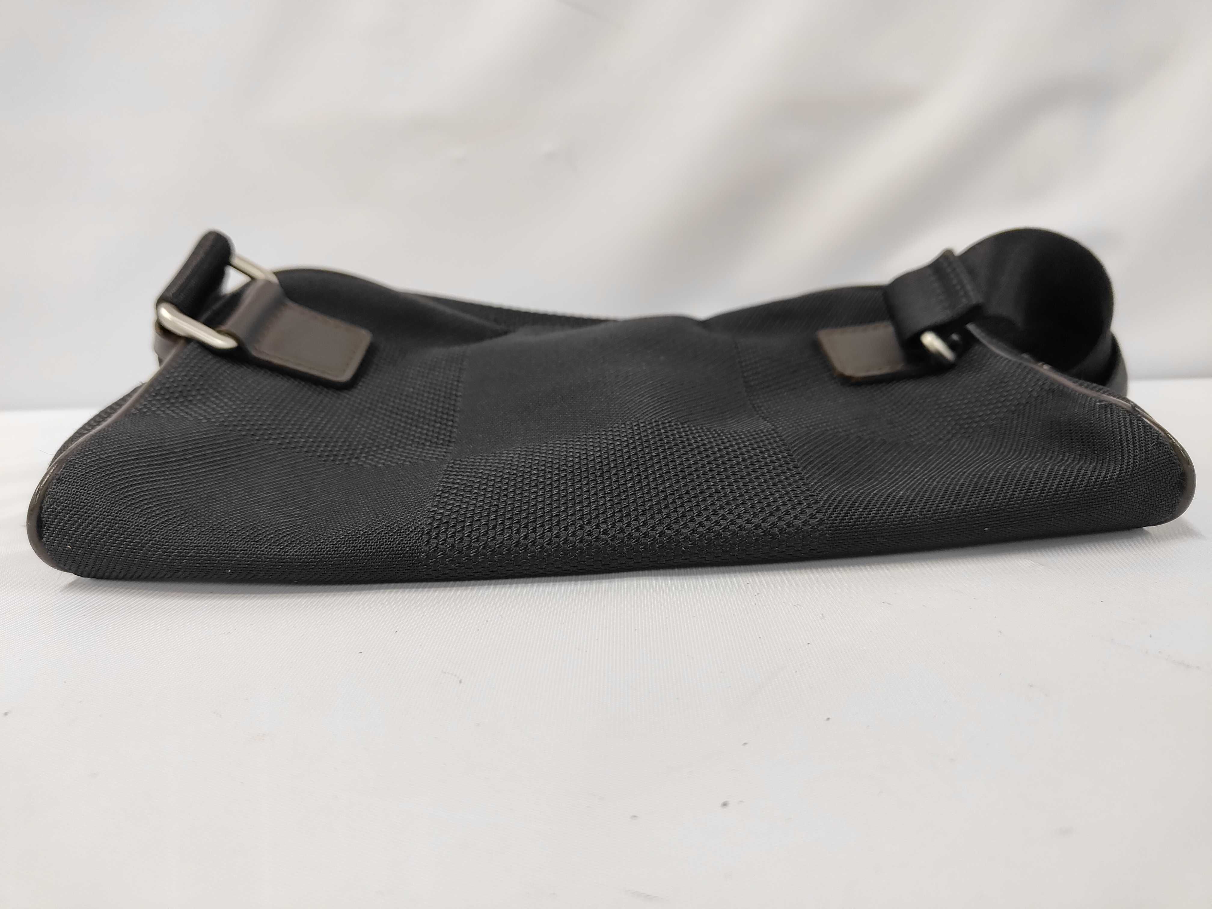 Acrobat Damier Geant Noir M93620 Shoulder Bag — view 3