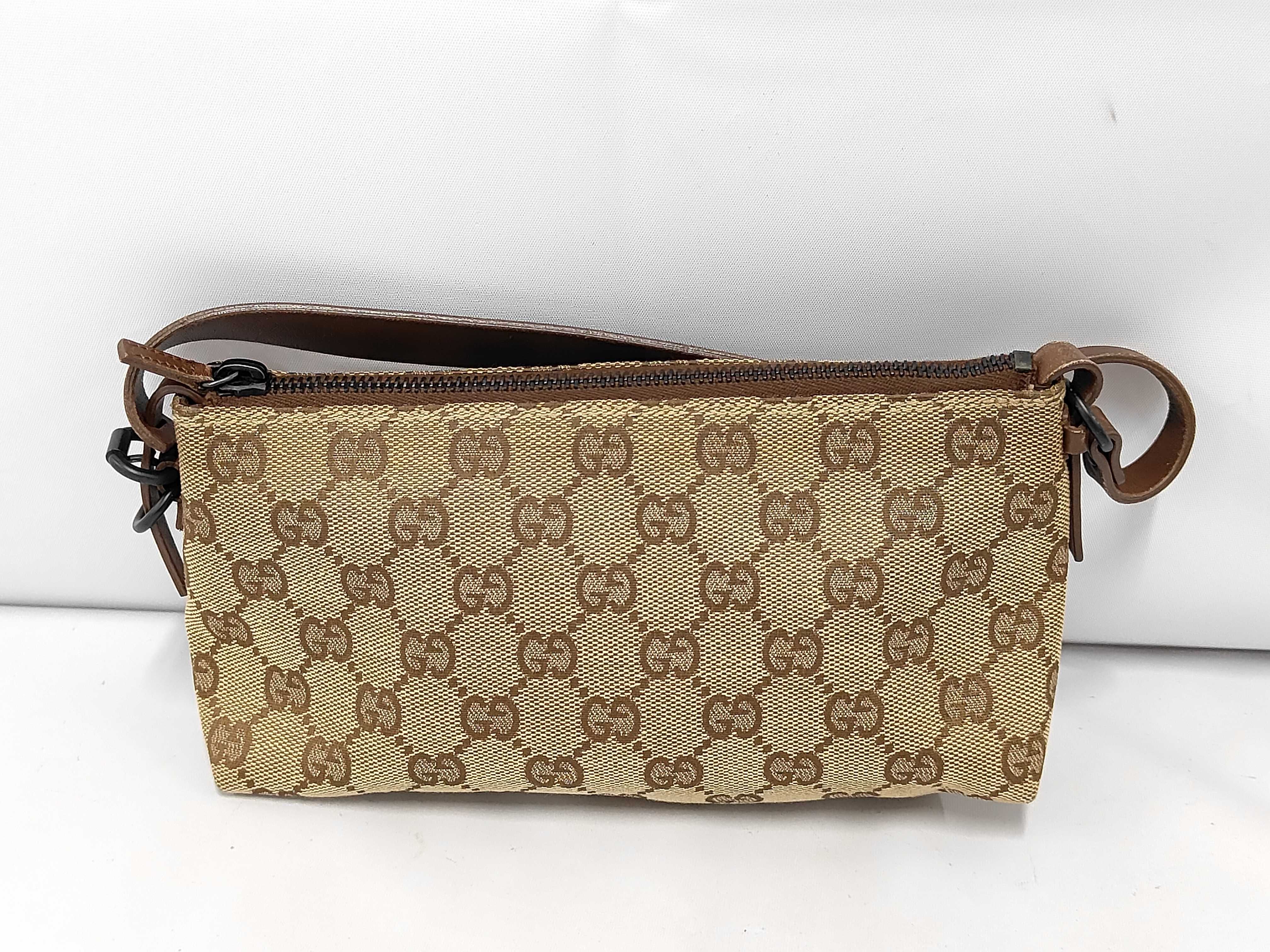 GG Canvas Shoulder Bag