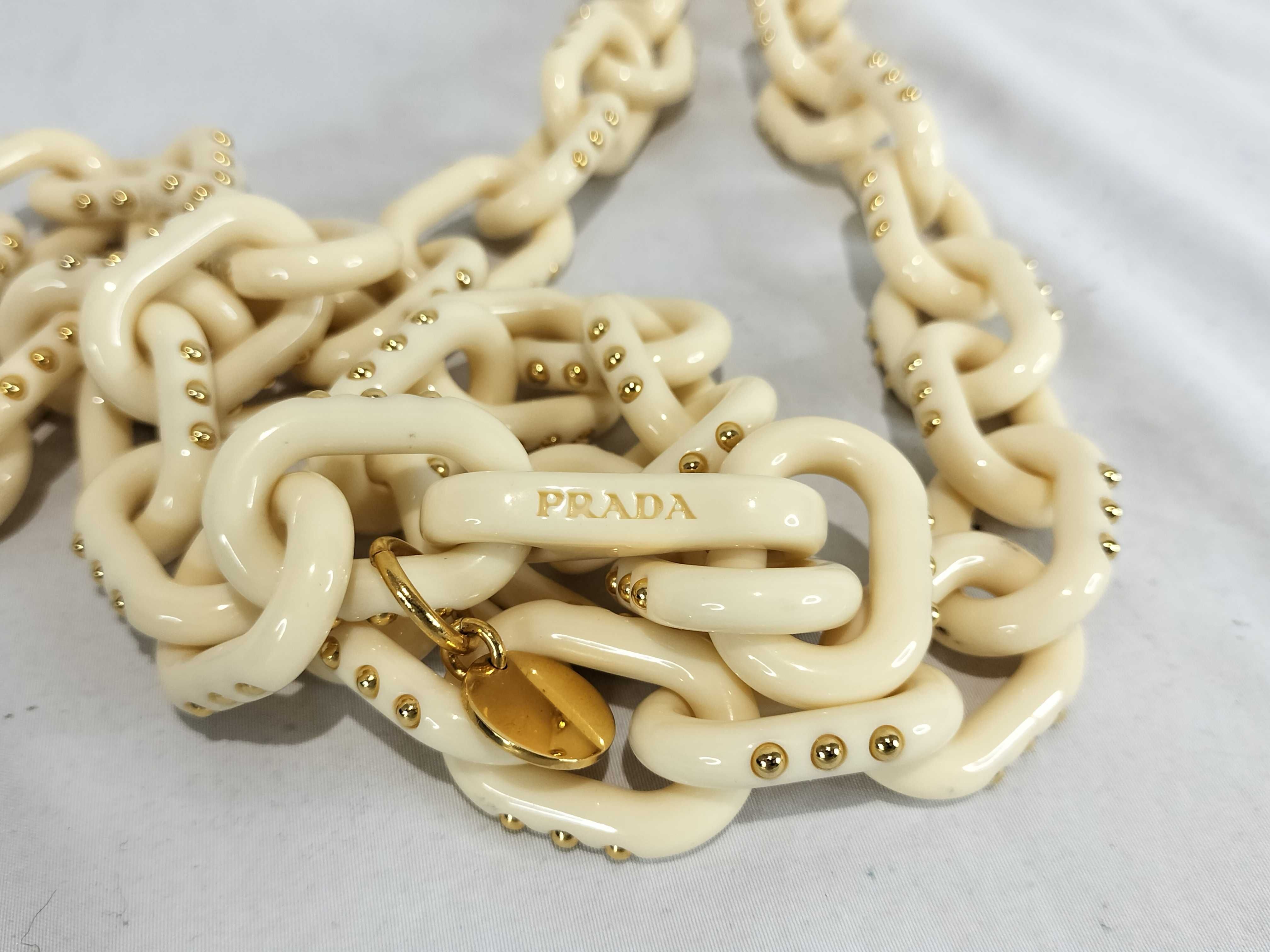 chain necklace and other accessories — view 5