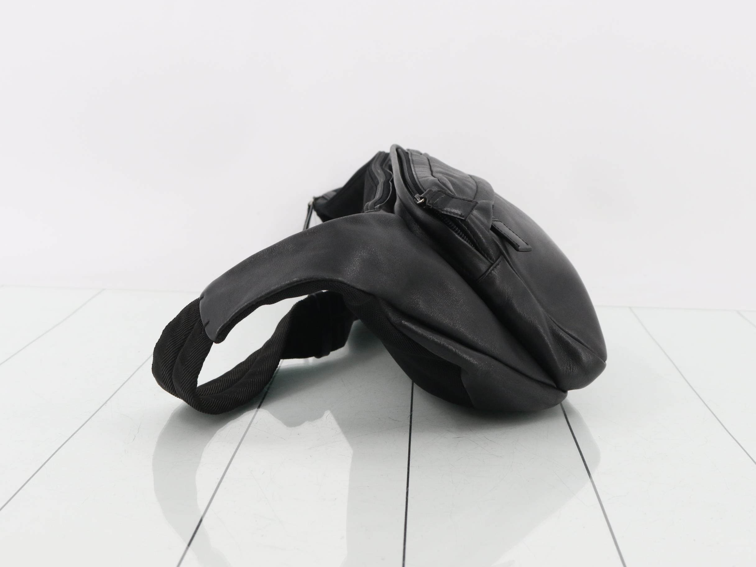 Body bag, calfskin, black — view 4