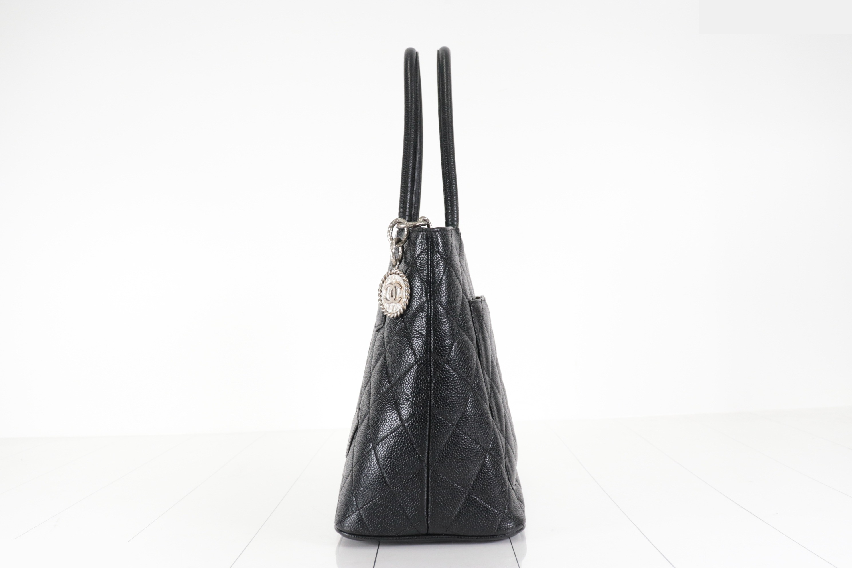 Reissue tote bag, caviar leather, silver hardware, serial number 6. — view 3