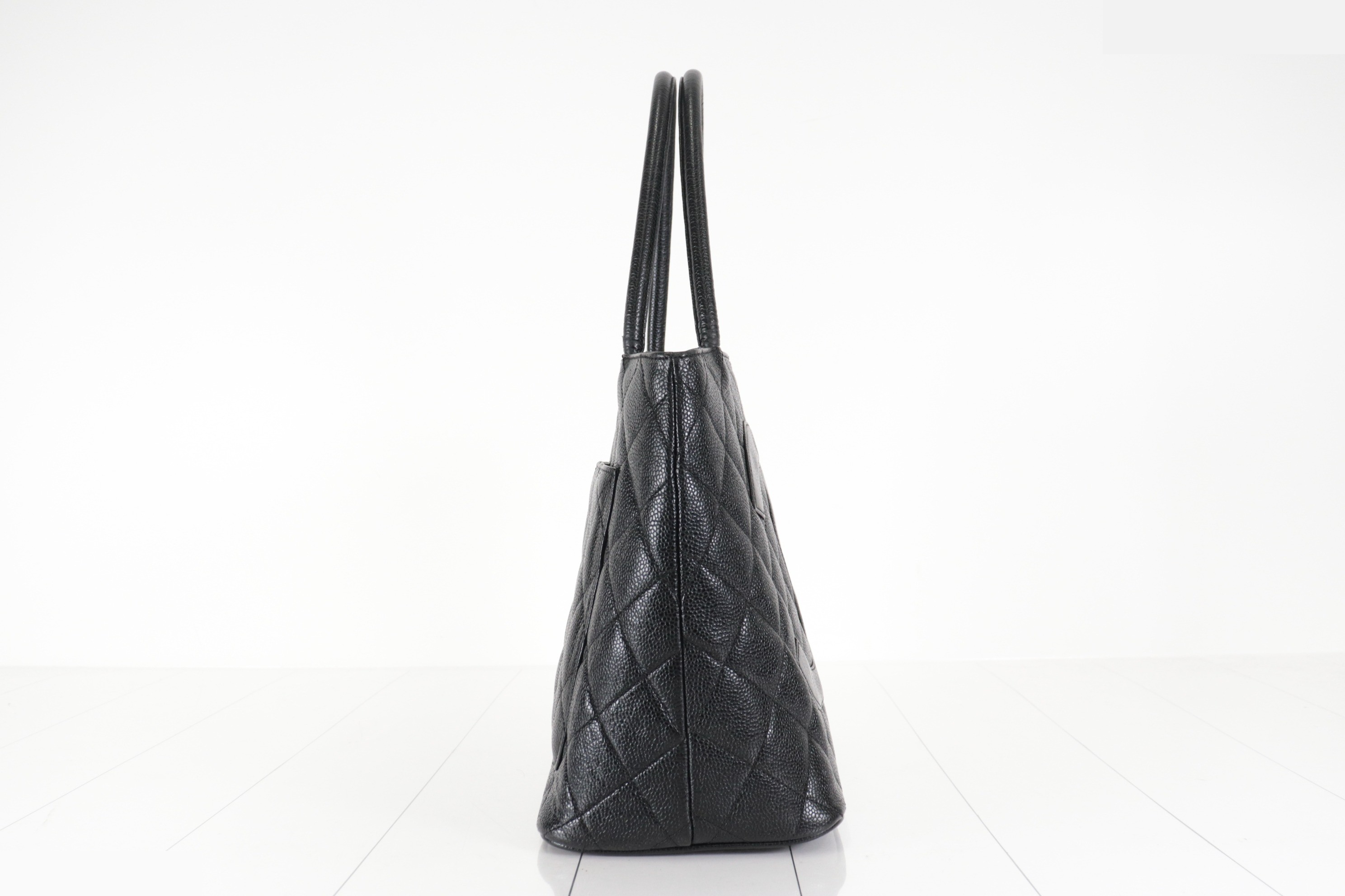 Reissue tote bag, caviar leather, silver hardware, serial number 6. — view 4