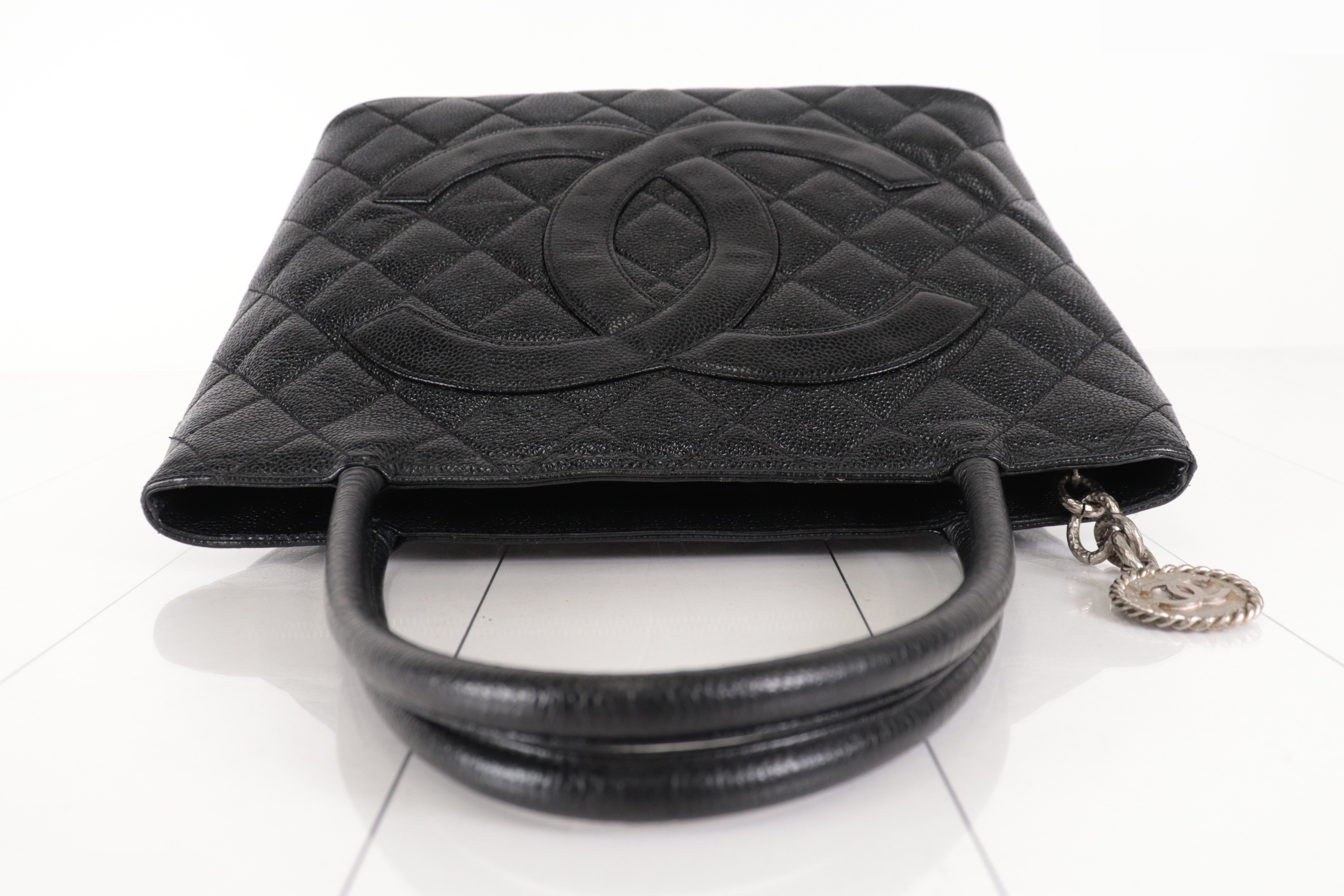 Reissue tote bag, caviar leather, silver hardware, serial number 6. — view 5