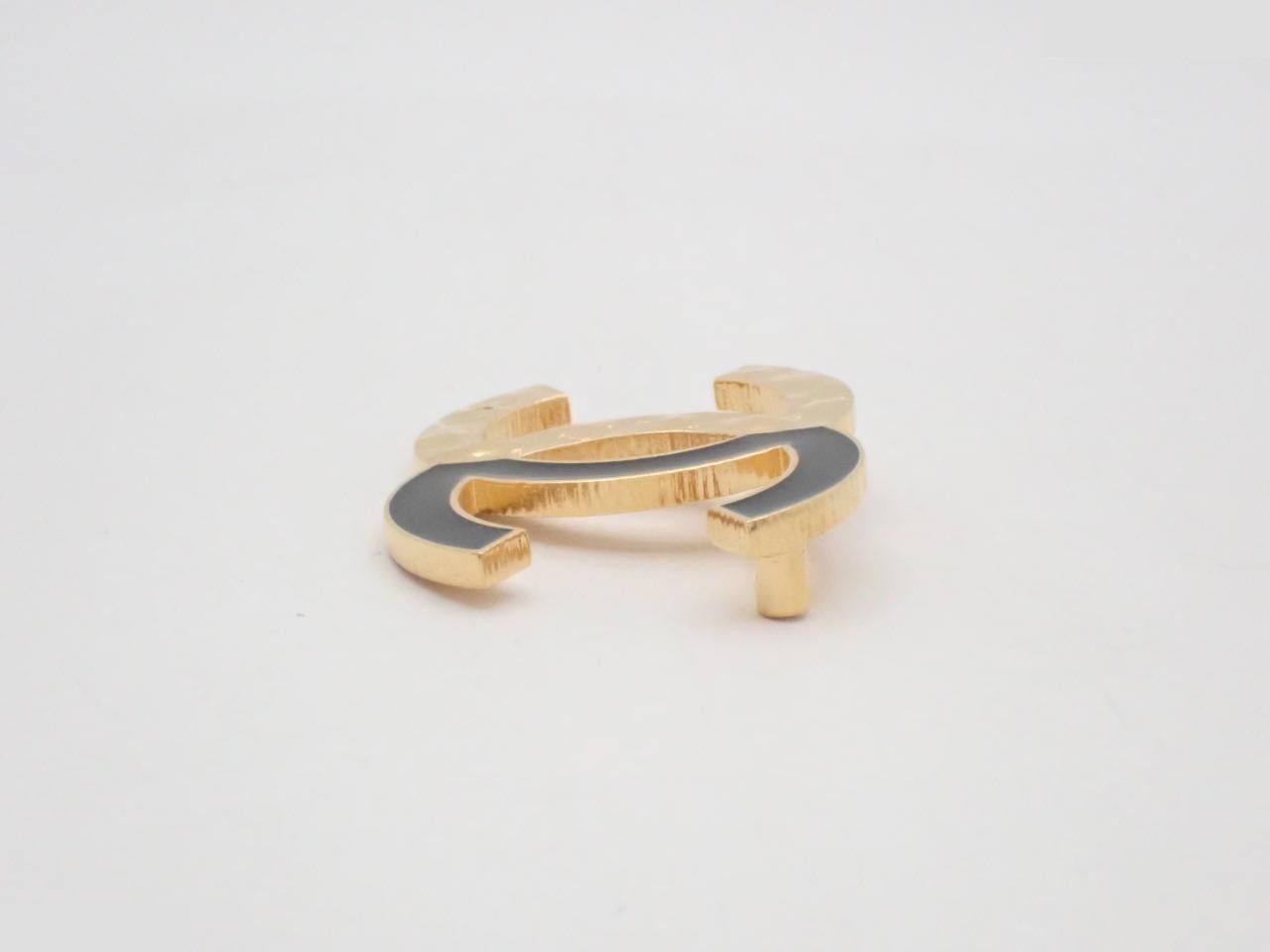 brooch F24C — view 3