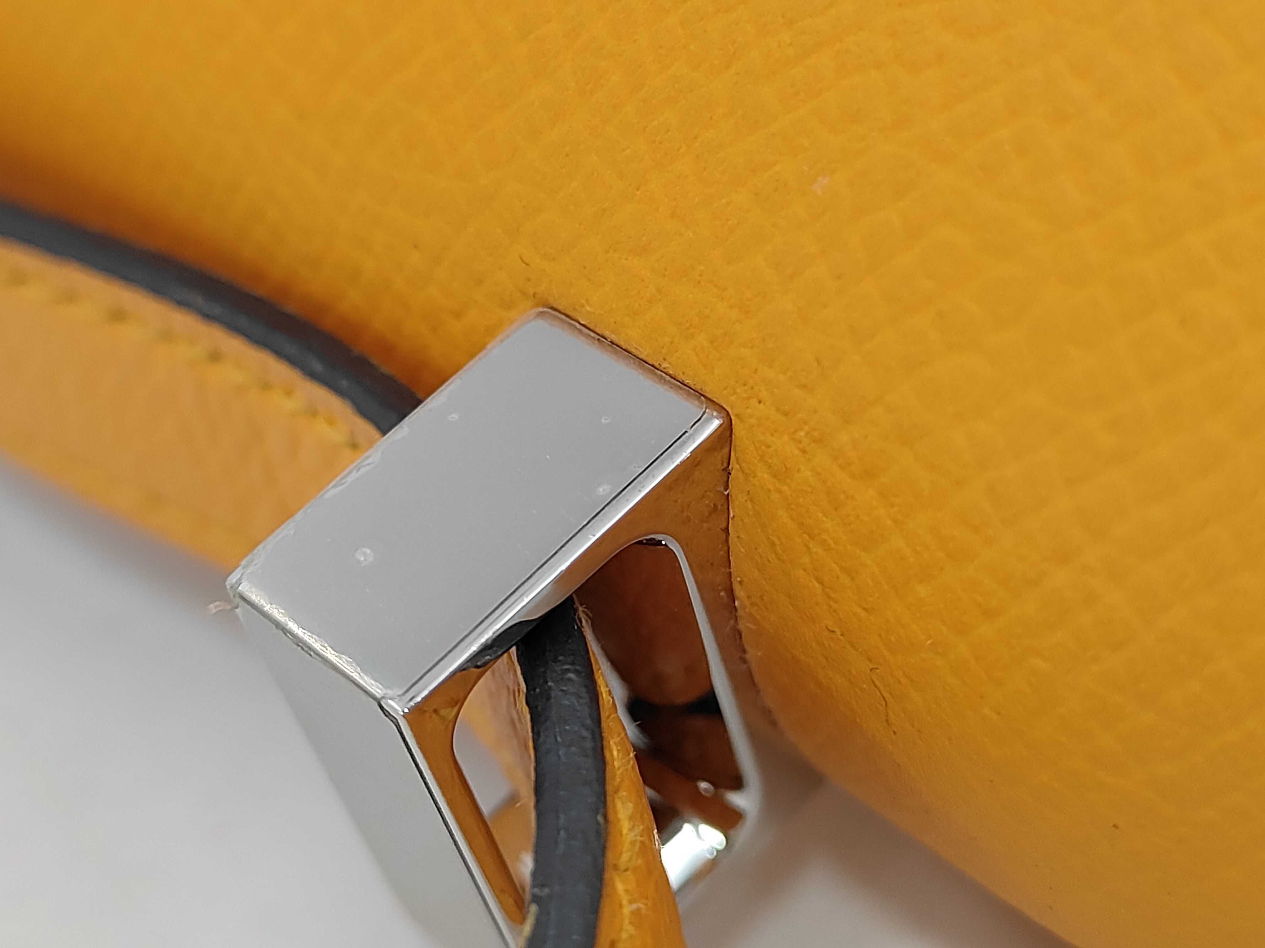 Veroux 23 Jaune Ambre Epsom Silver Shoulder Bag (A stamp) — view 6