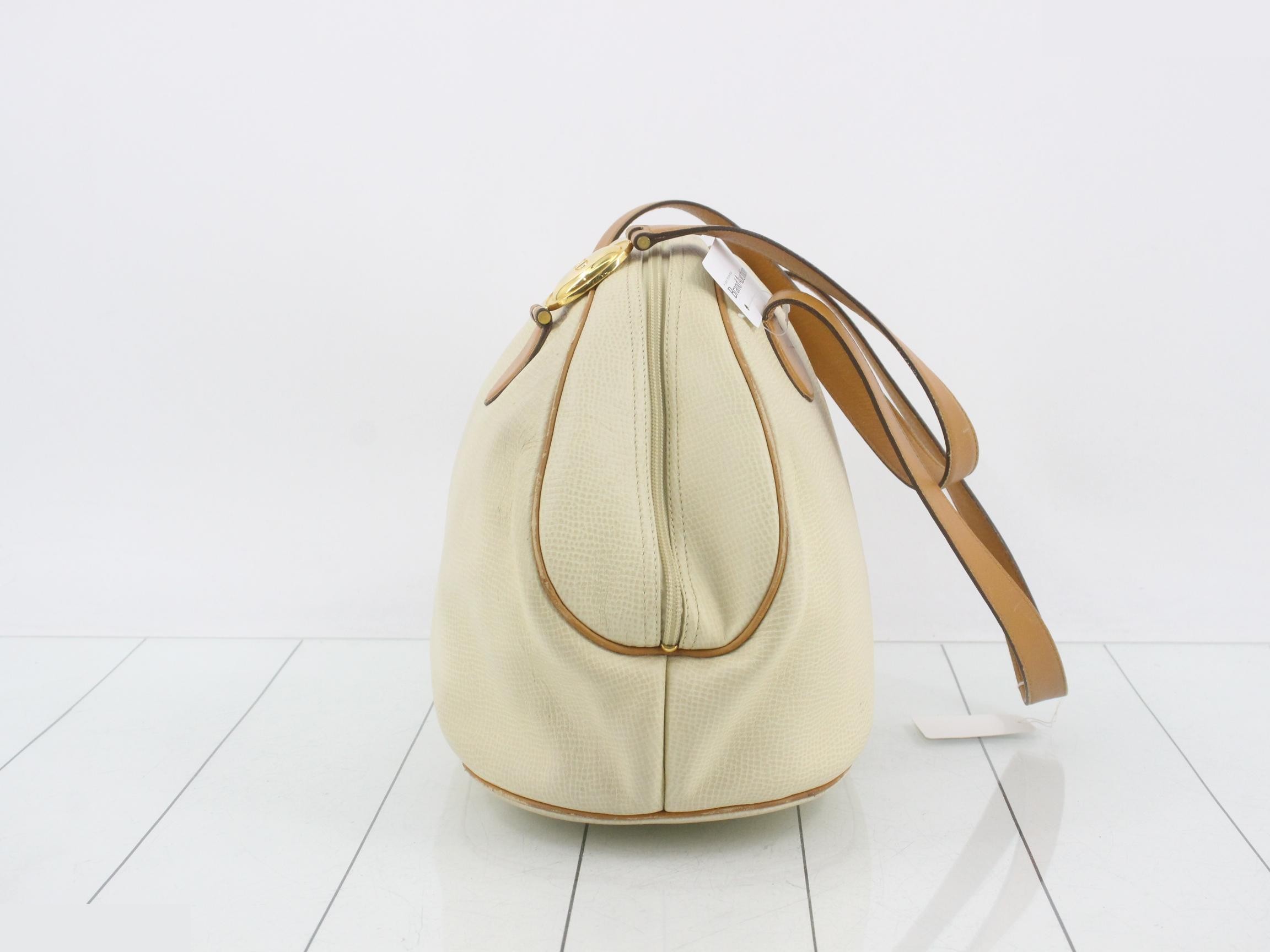 handbag — view 3