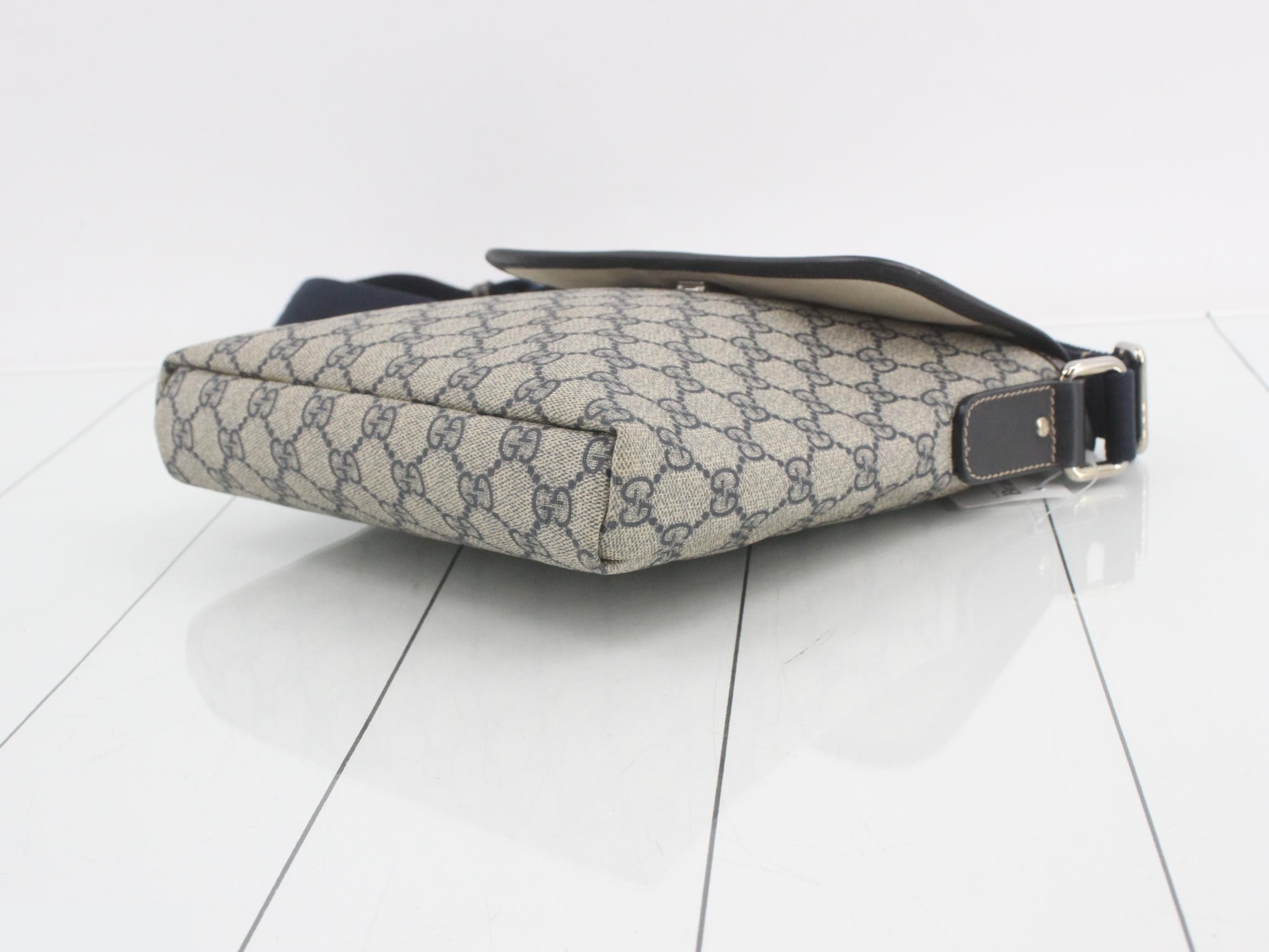 GG Plus Messenger Bag, Navy, 22 x 26 x 5 cm — view 6