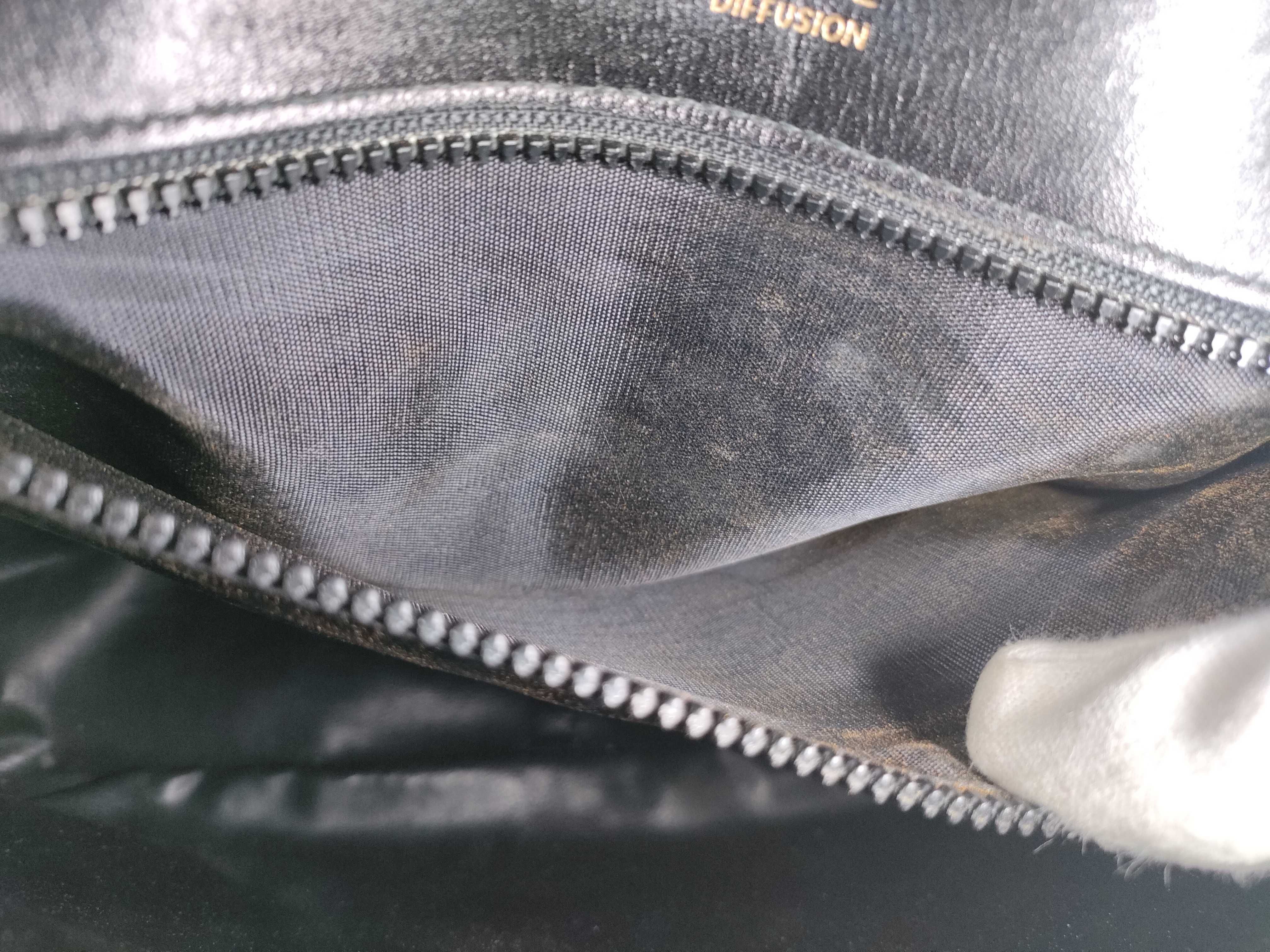 shoulder bag, carriage hardware, black leather shoulder bag — view 12