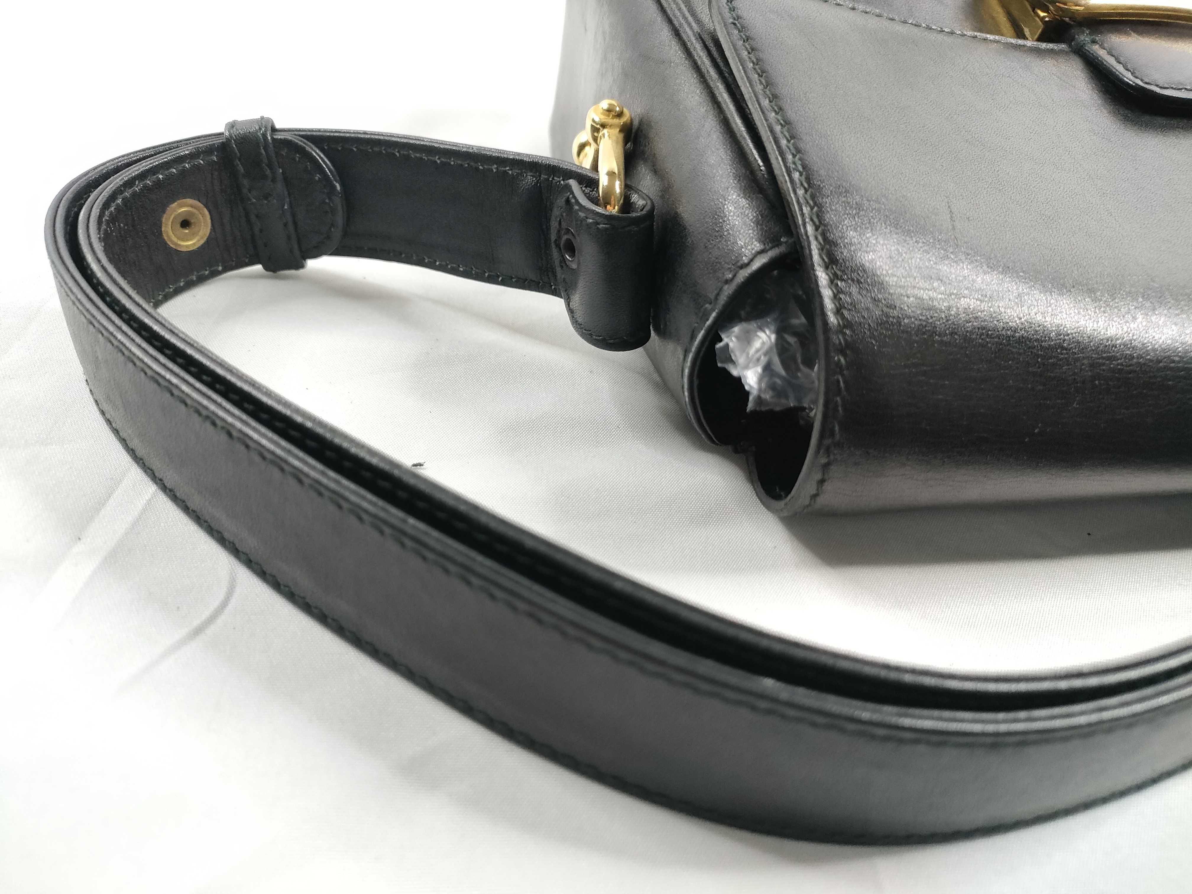 shoulder bag, carriage hardware, black leather shoulder bag — view 8