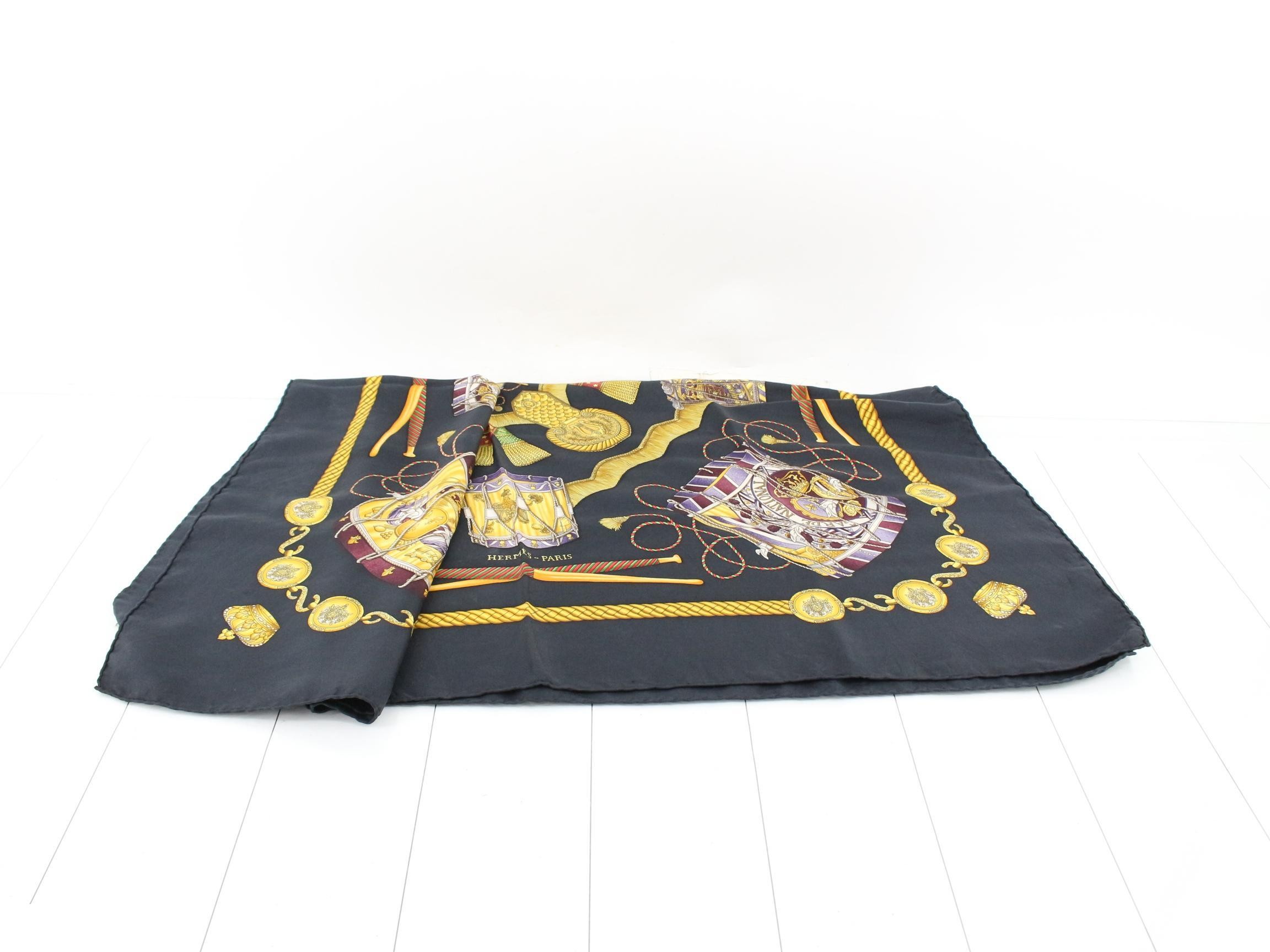 Carre 90 silk scarf with tag. — view 3
