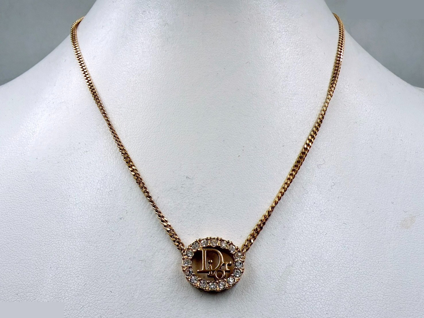 gold-colored rhinestone necklace, chain approximately 44cm. — view 4