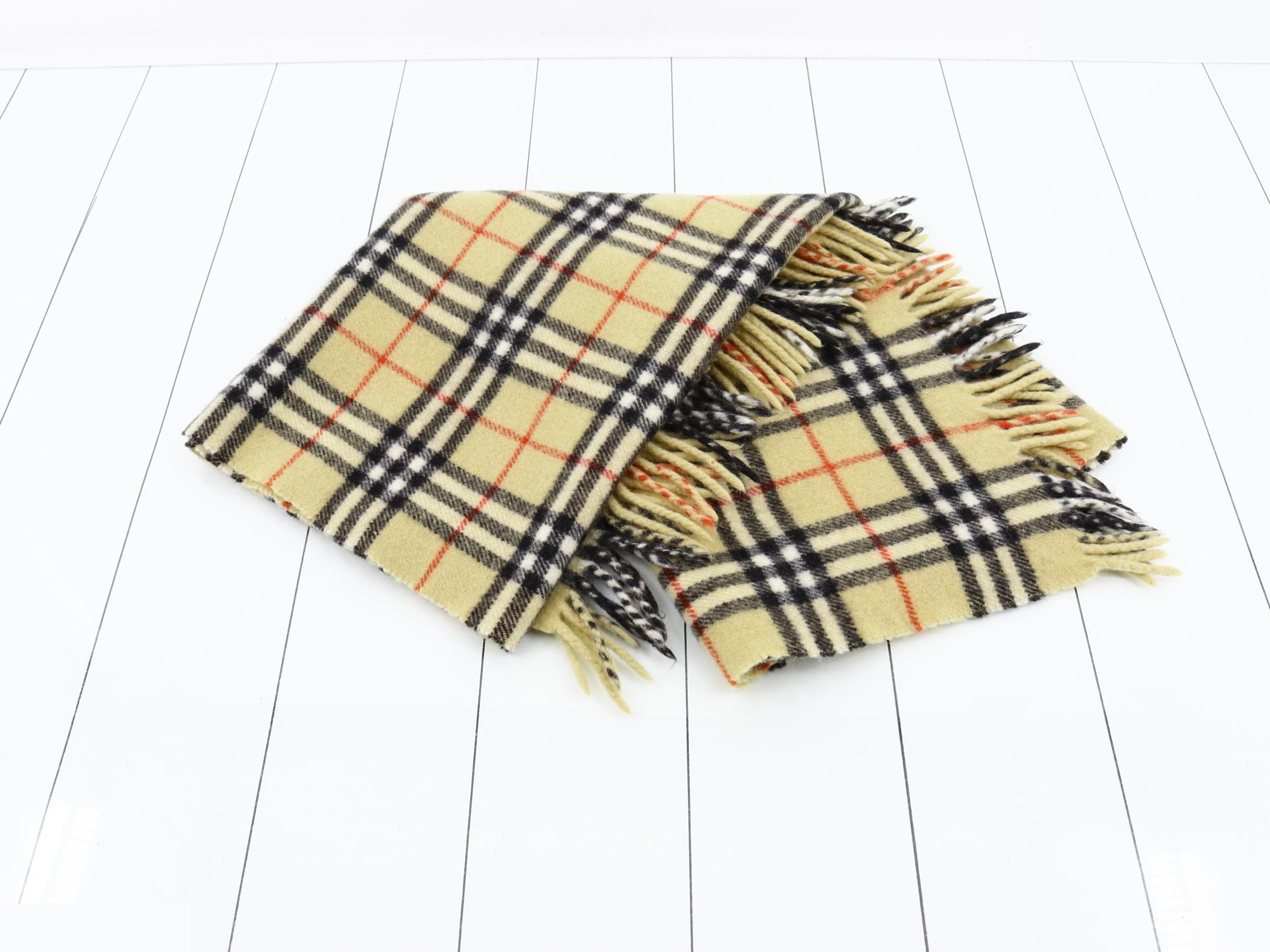 Other items: accessories, shawls (lap blankets) — view 3
