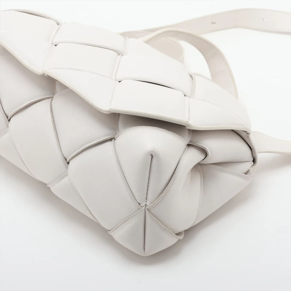 Maxi Intrecciato Leather 2-Way Shoulder Bag, White — view 3