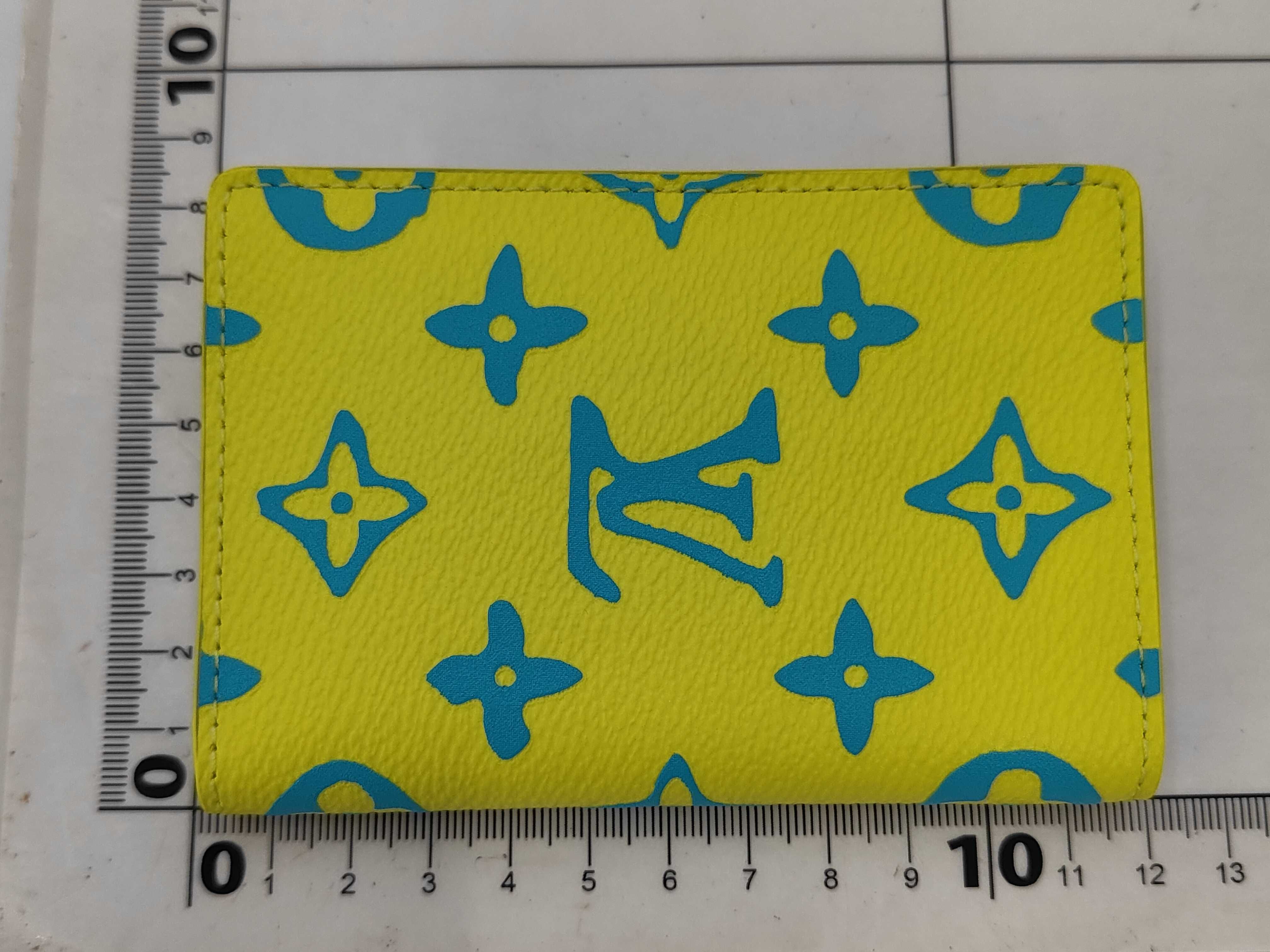 Monogram Vuitton Monogram Playground Organizer de Poche M82034 RFID Card Case — view 2