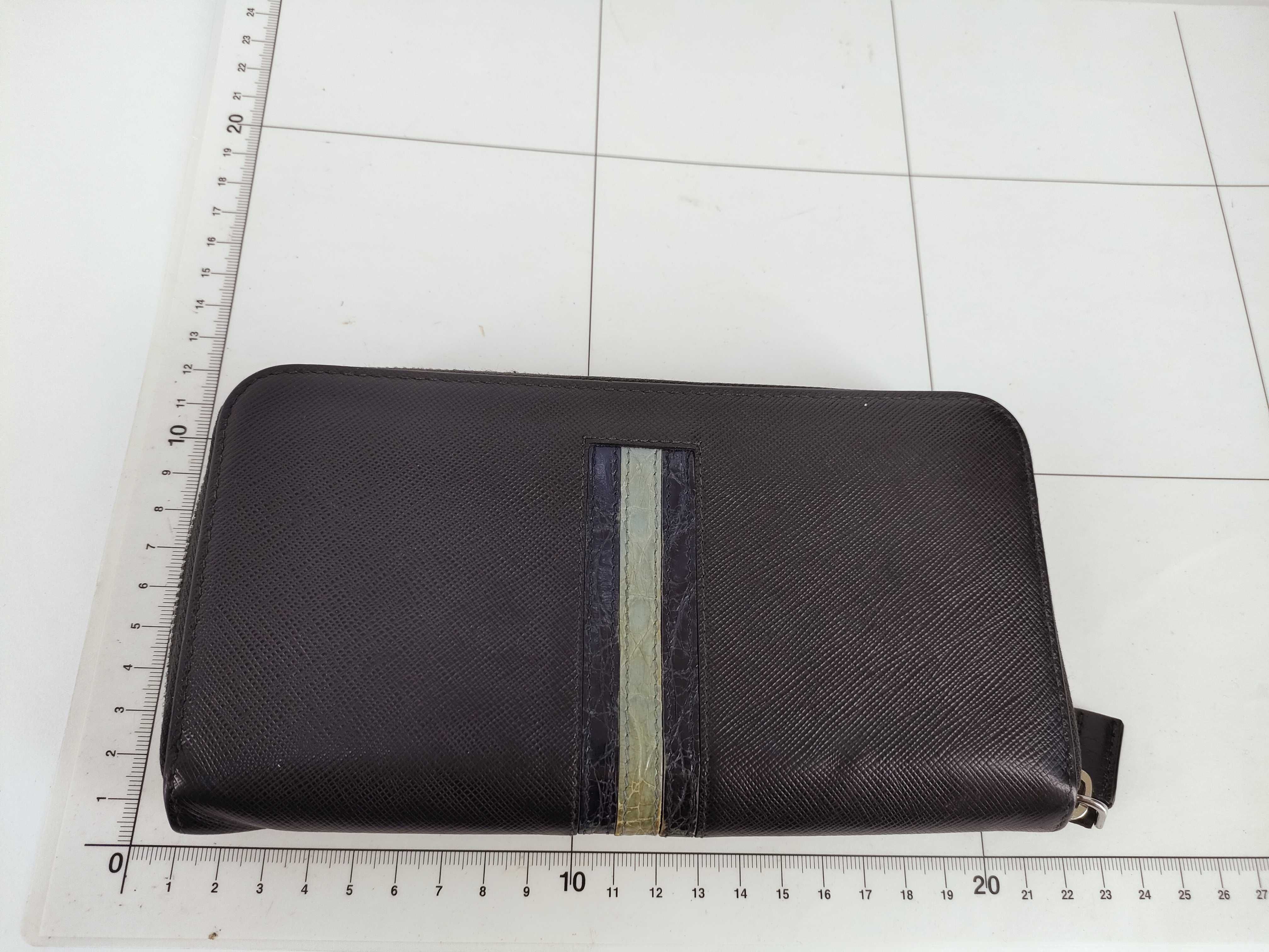 wallet — view 2