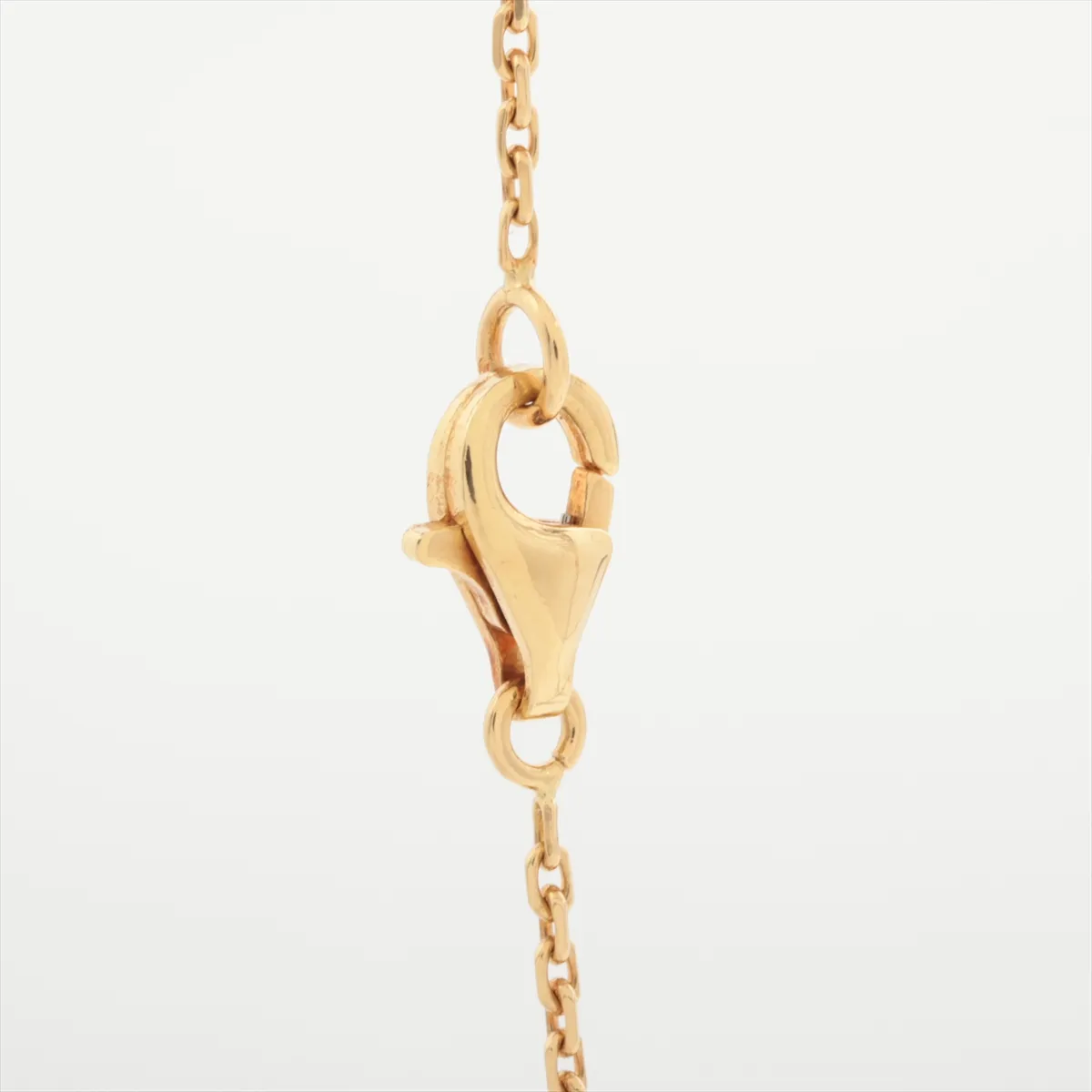 Vintage Alhambra Shell Necklace 750 (Yellow Gold) 5.1g JE206955 Hallmark damaged, lobster clasp spring exposed, jump ring bent on the clasp side, — view 3