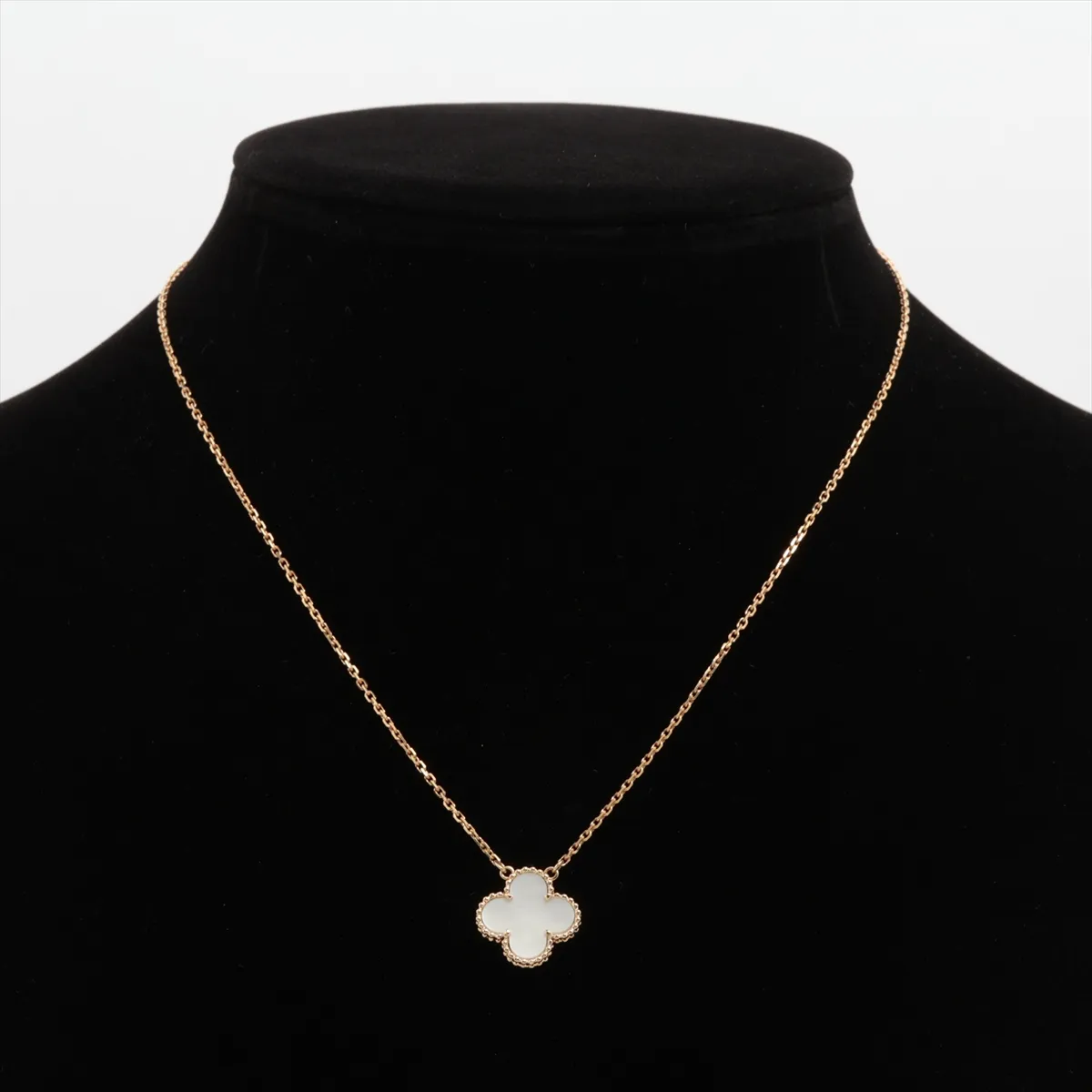 Vintage Alhambra Shell Necklace 750 (Yellow Gold) 5.1g JE206955 Hallmark damaged, lobster clasp spring exposed, jump ring bent on the clasp side, — view 5