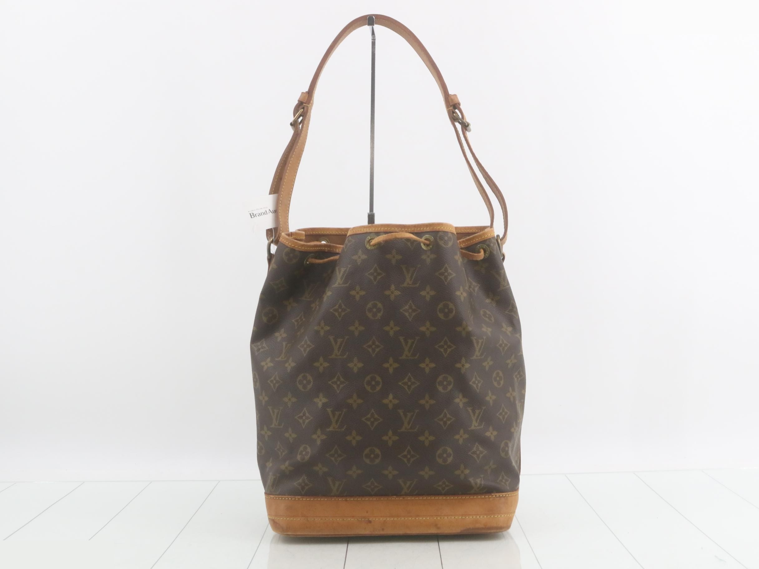 Noe Monogram Shoulder Bag — view 2