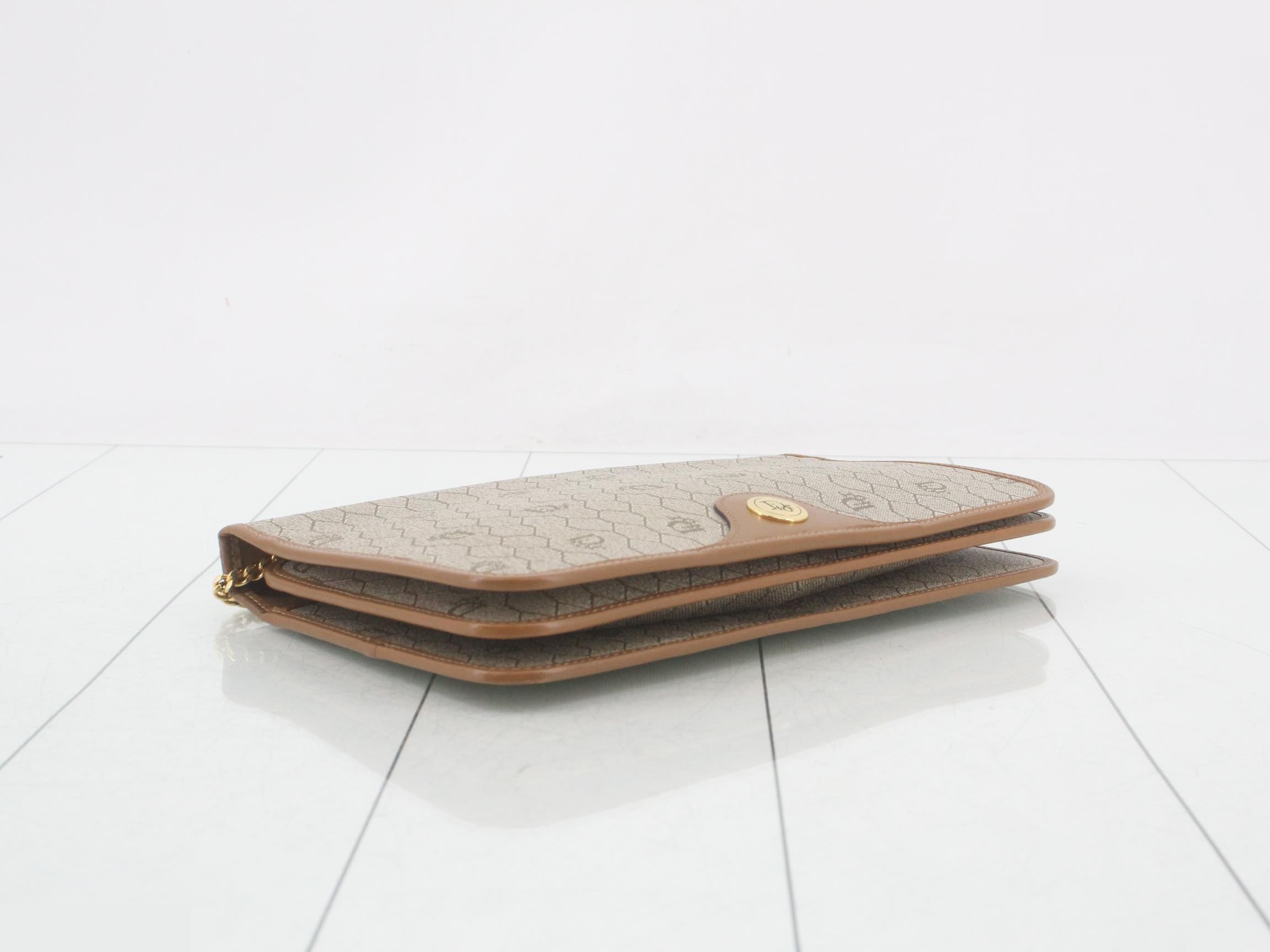 Chain shoulder bag with honeycomb pattern — view 5
