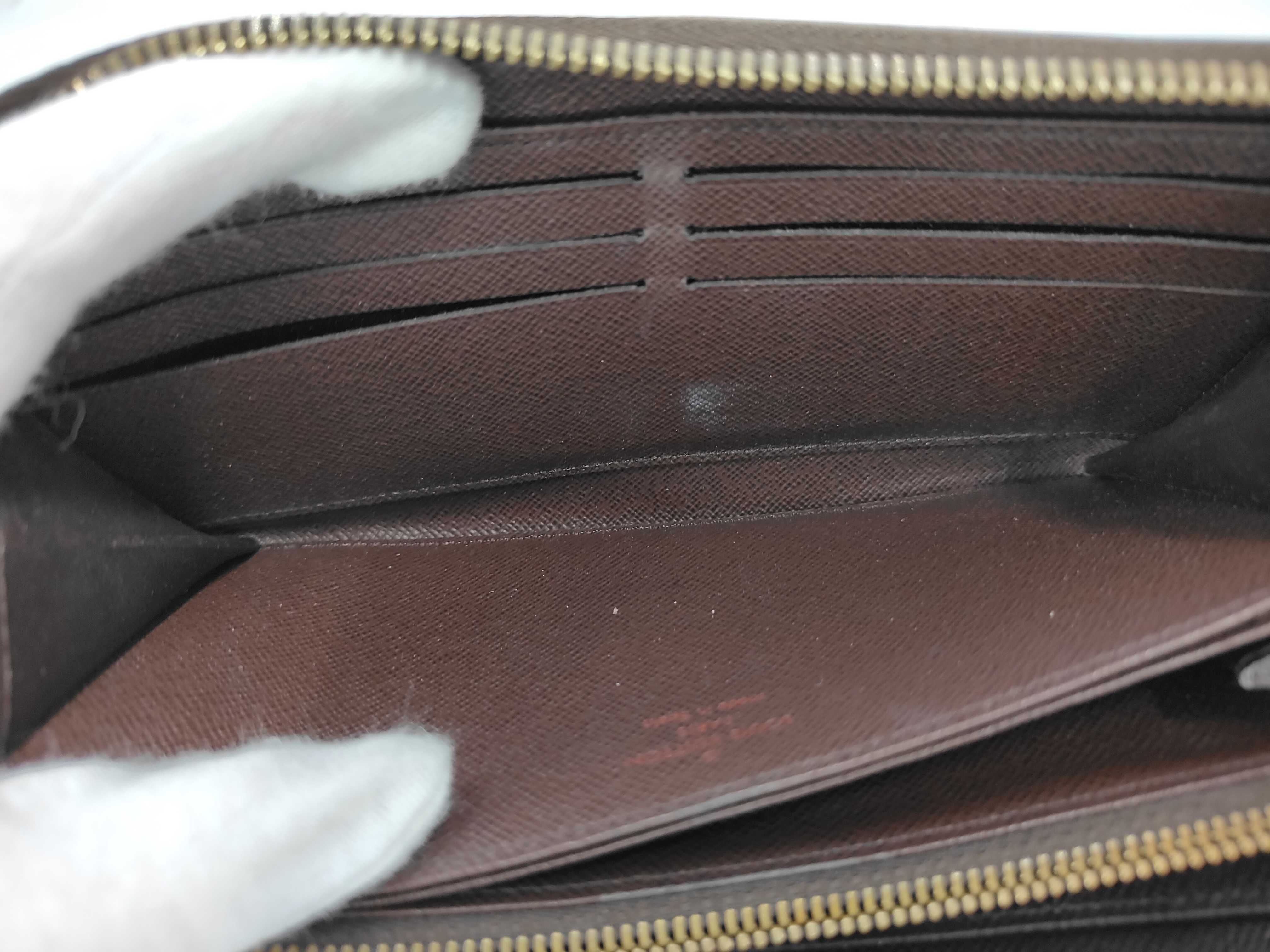 Damier Zippy Wallet GI2117 — view 9