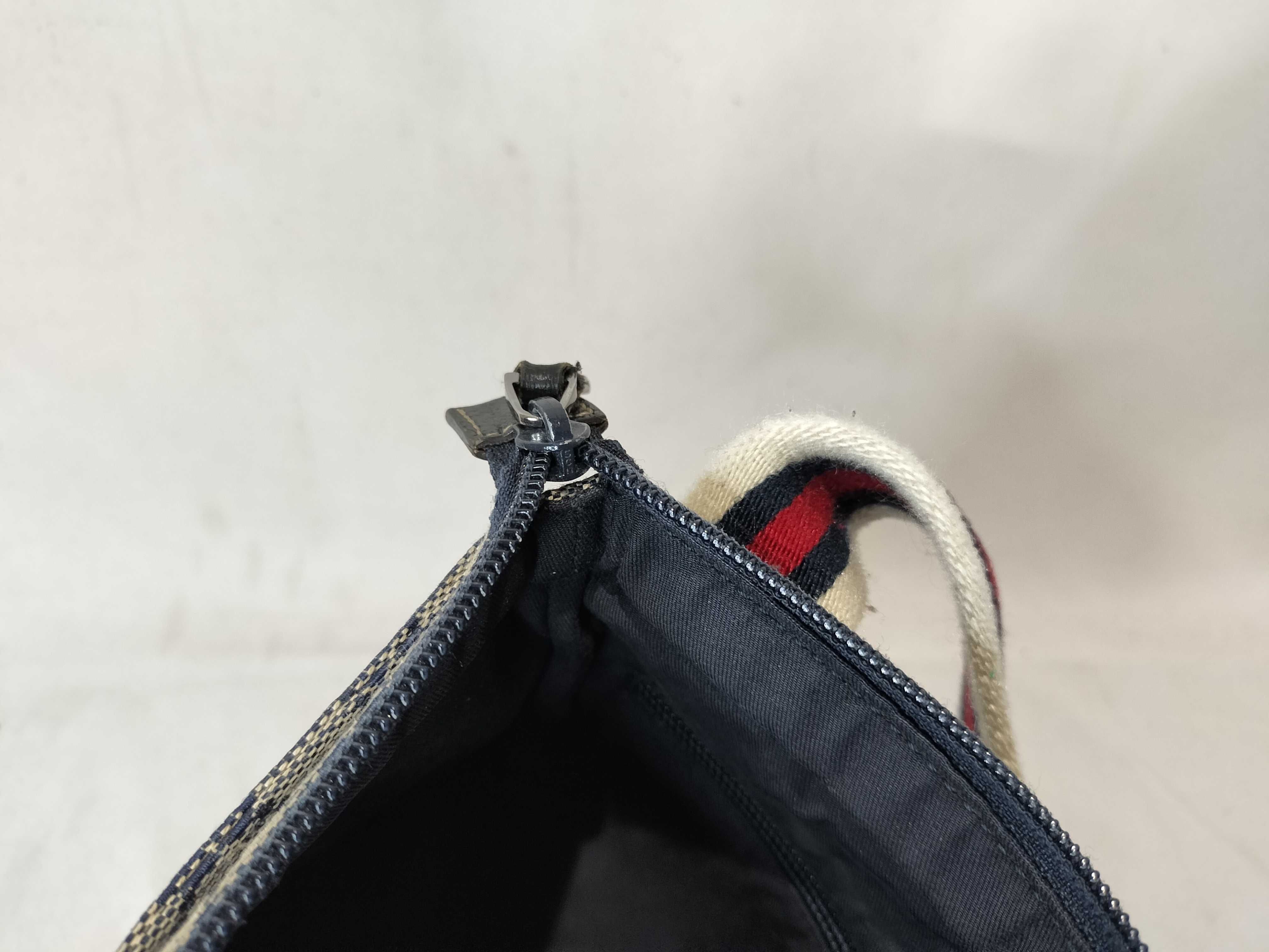 GG Canvas 146309 001013 Shoulder Bag — view 11