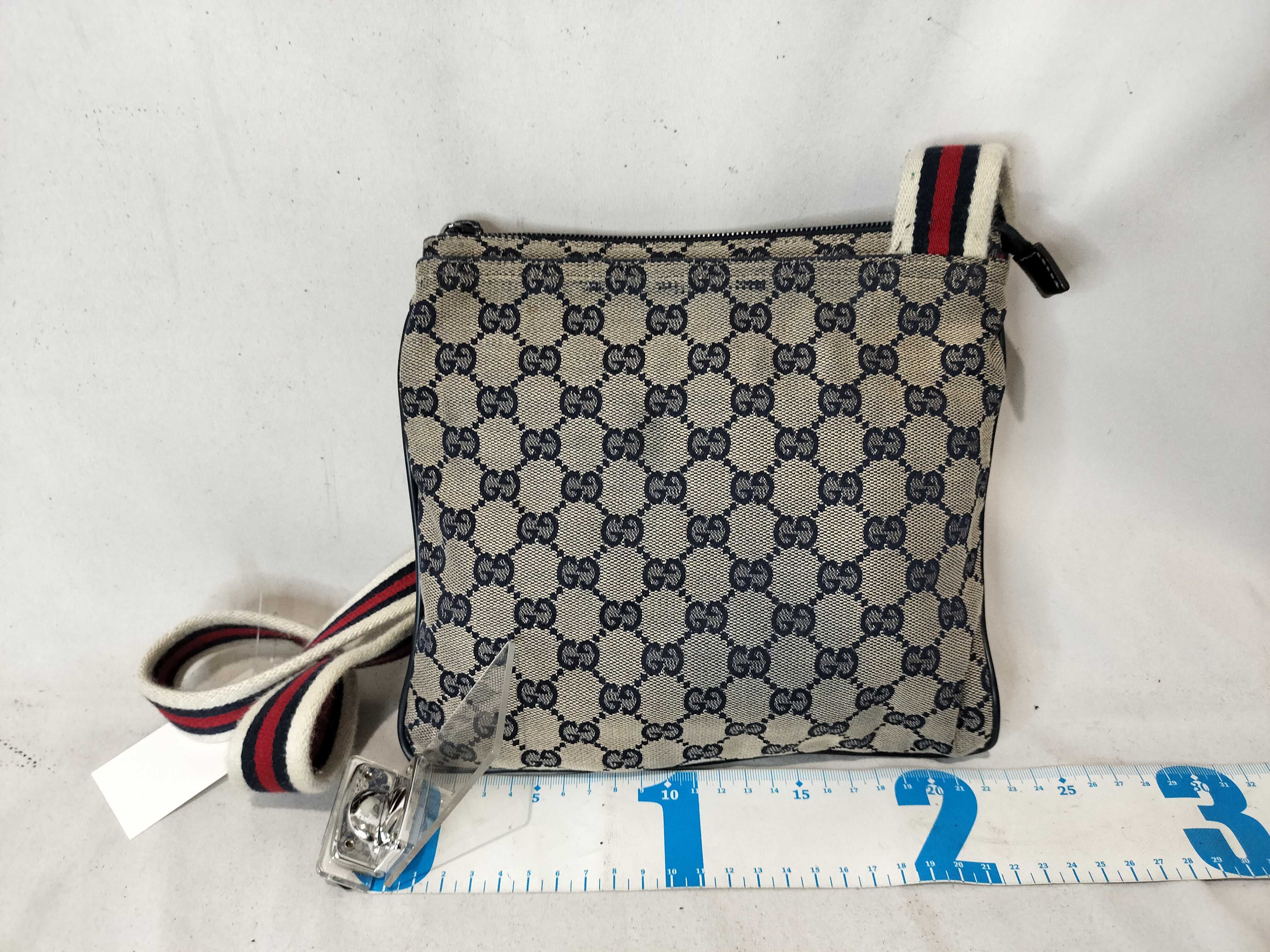 GG Canvas 146309 001013 Shoulder Bag — view 3