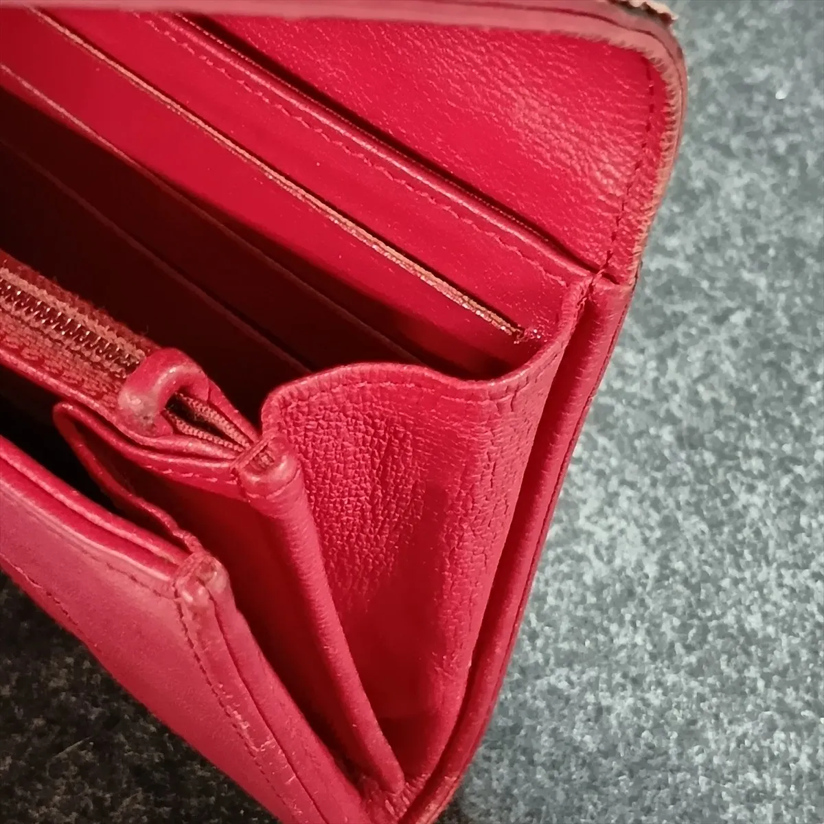 Mademoiselle Vintage Leather Long Wallet, Pink with Gold Hardware, 24699081 — view 13