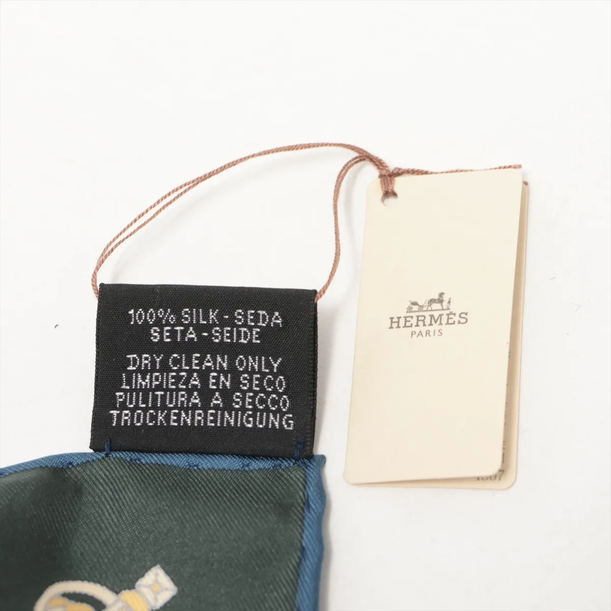 Carre 90 Stately Wheels scarf, silk, green. Slight wear and — view 7