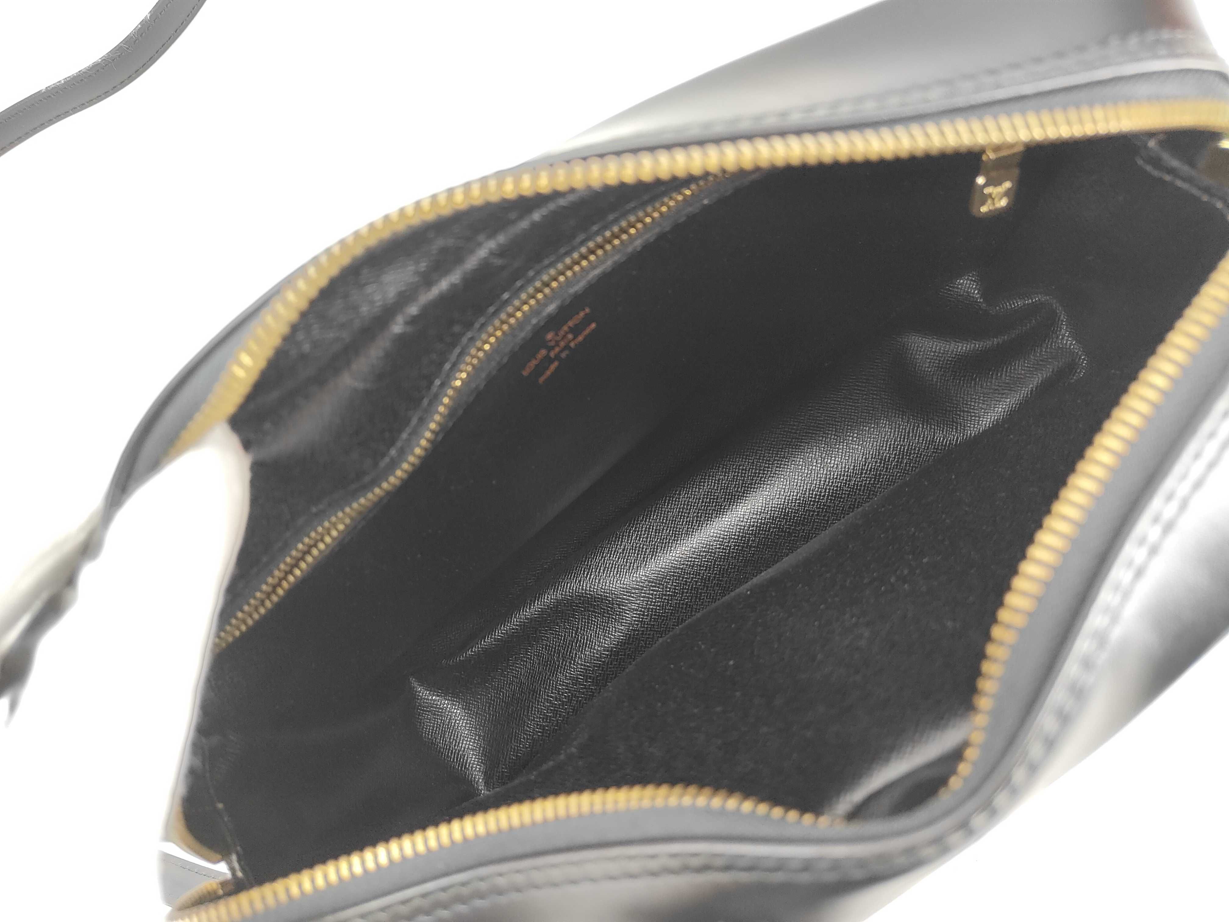 Epi Louis Vuitton Trocadero Shoulder Bag — view 11